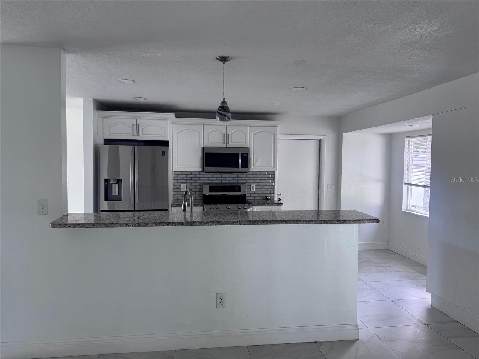 Single Family Residence at 5208 CARROLLWOOD MEADOWS DR, TAMPA, photo 8 of 26