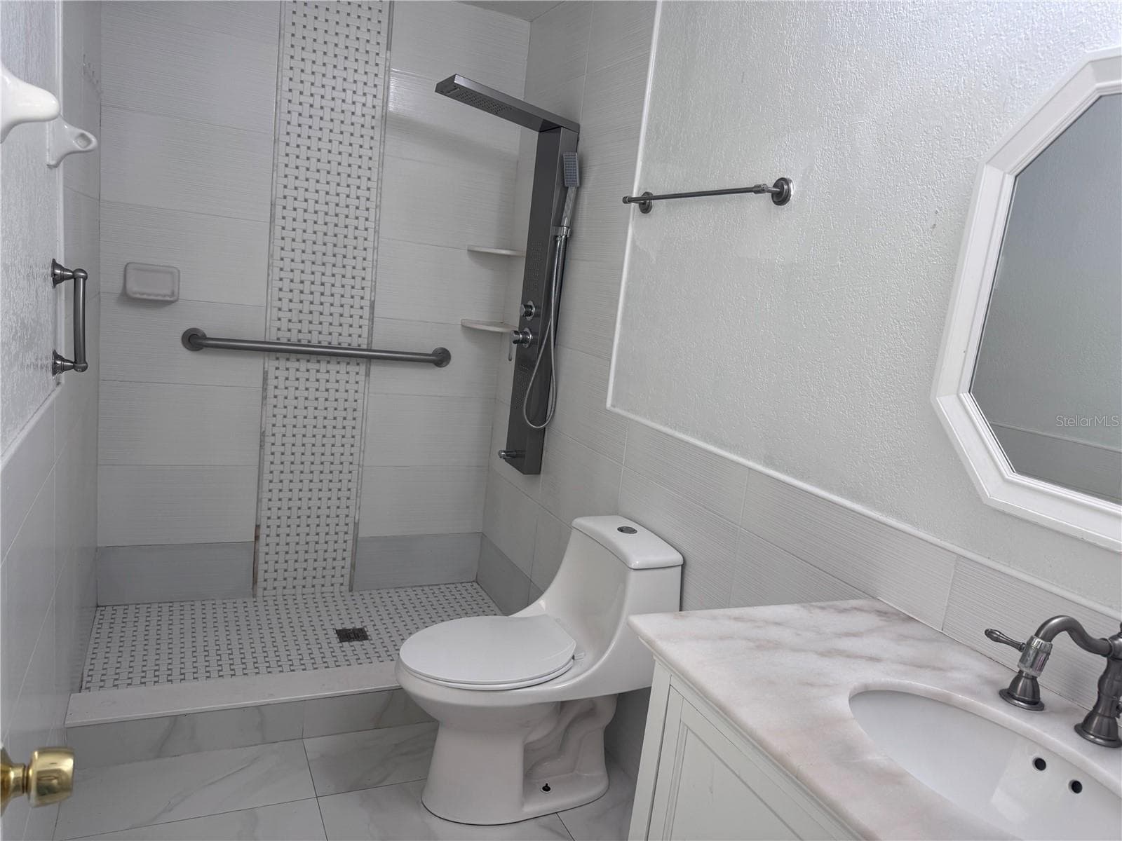 Single Family Residence at 5208 CARROLLWOOD MEADOWS DR, TAMPA, photo 20 of 26