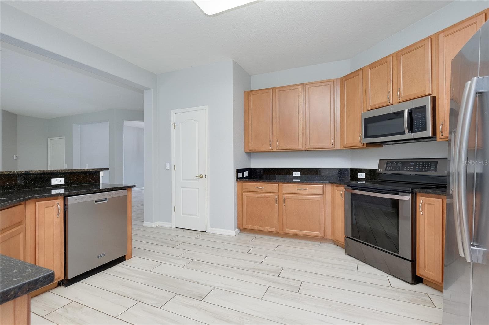 Single Family Residence at 415 KINDRED BLVD, PORT CHARLOTTE, photo 4 of 67