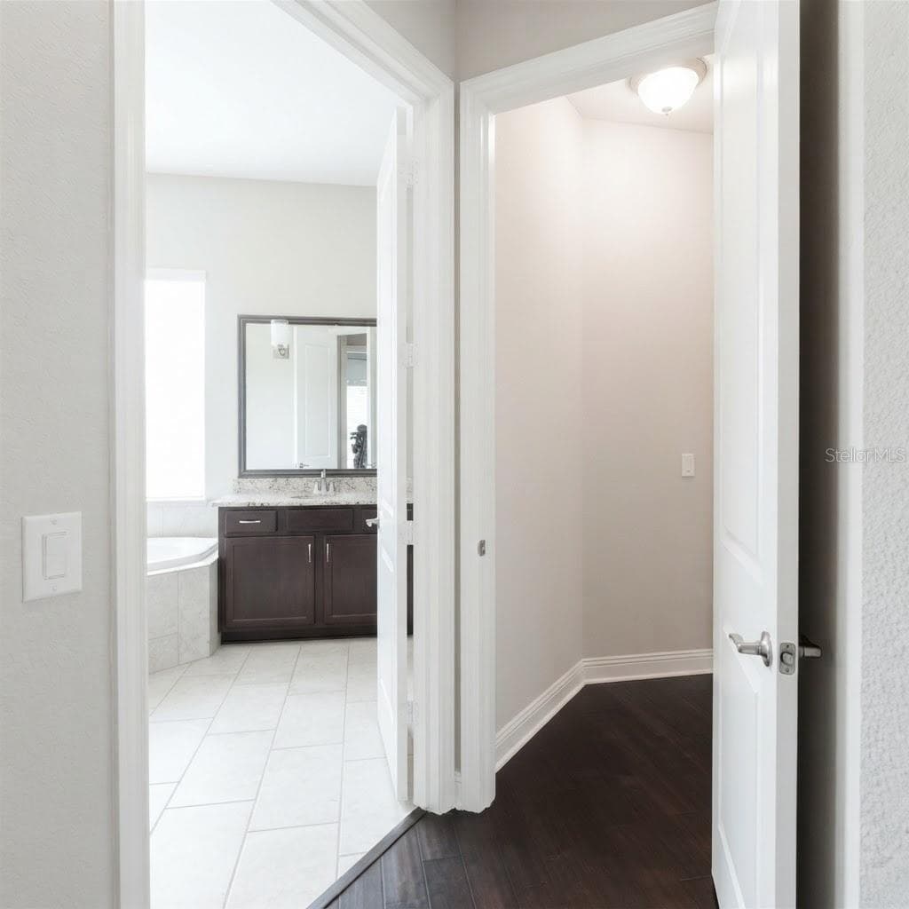 Single Family Residence at 31261 CHESAPEAKE BAY DR, WESLEY CHAPEL, photo 13 of 37