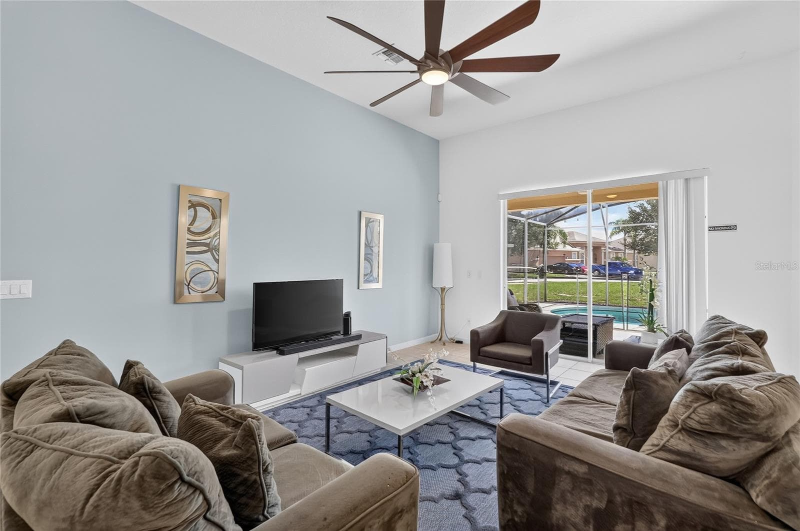 Family room with view of the pool - 277 YELLOW SNAPDRAGON DR, DAVENPORT