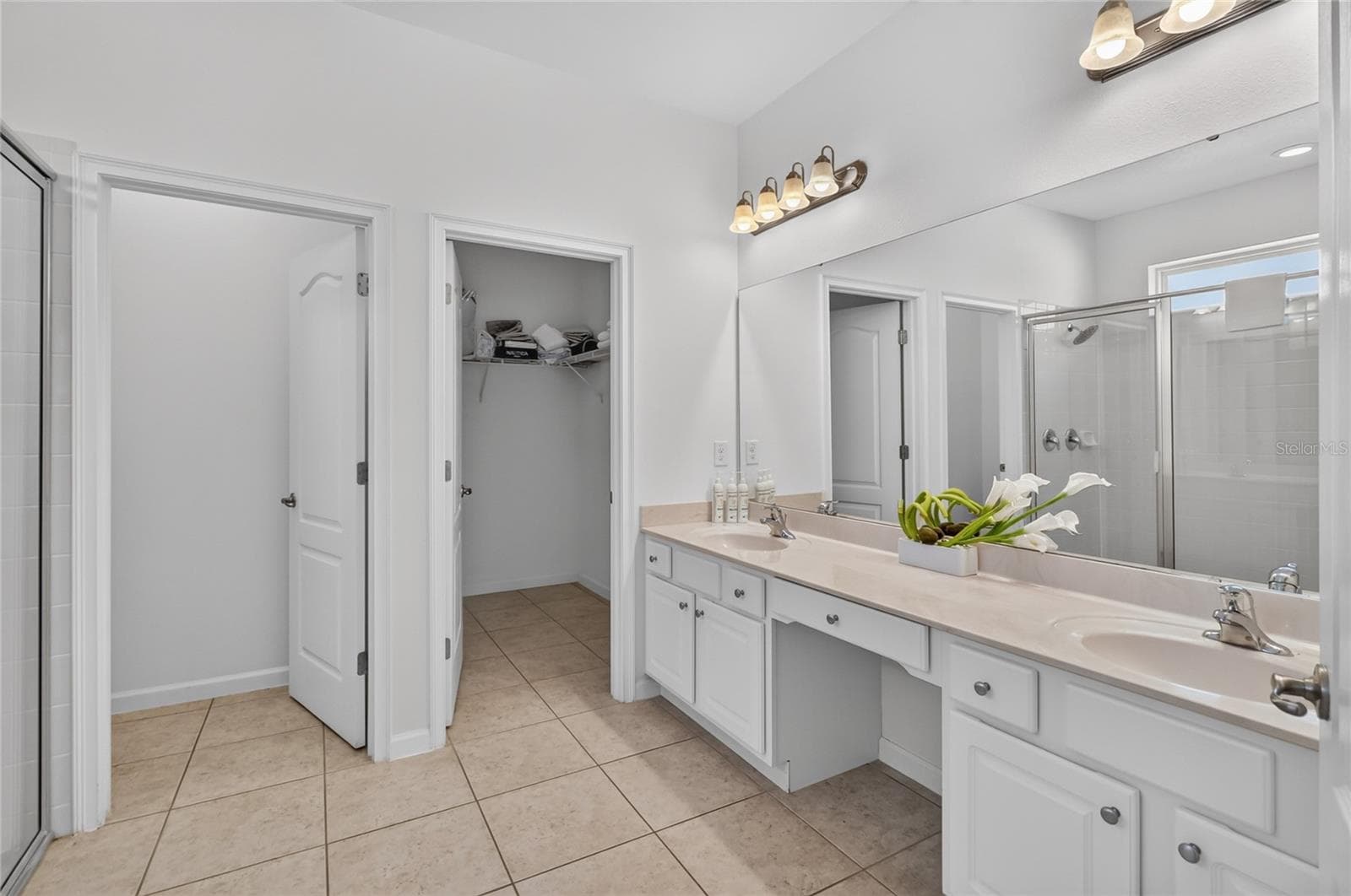 Another bathroom with double sinks - 277 YELLOW SNAPDRAGON DR, DAVENPORT