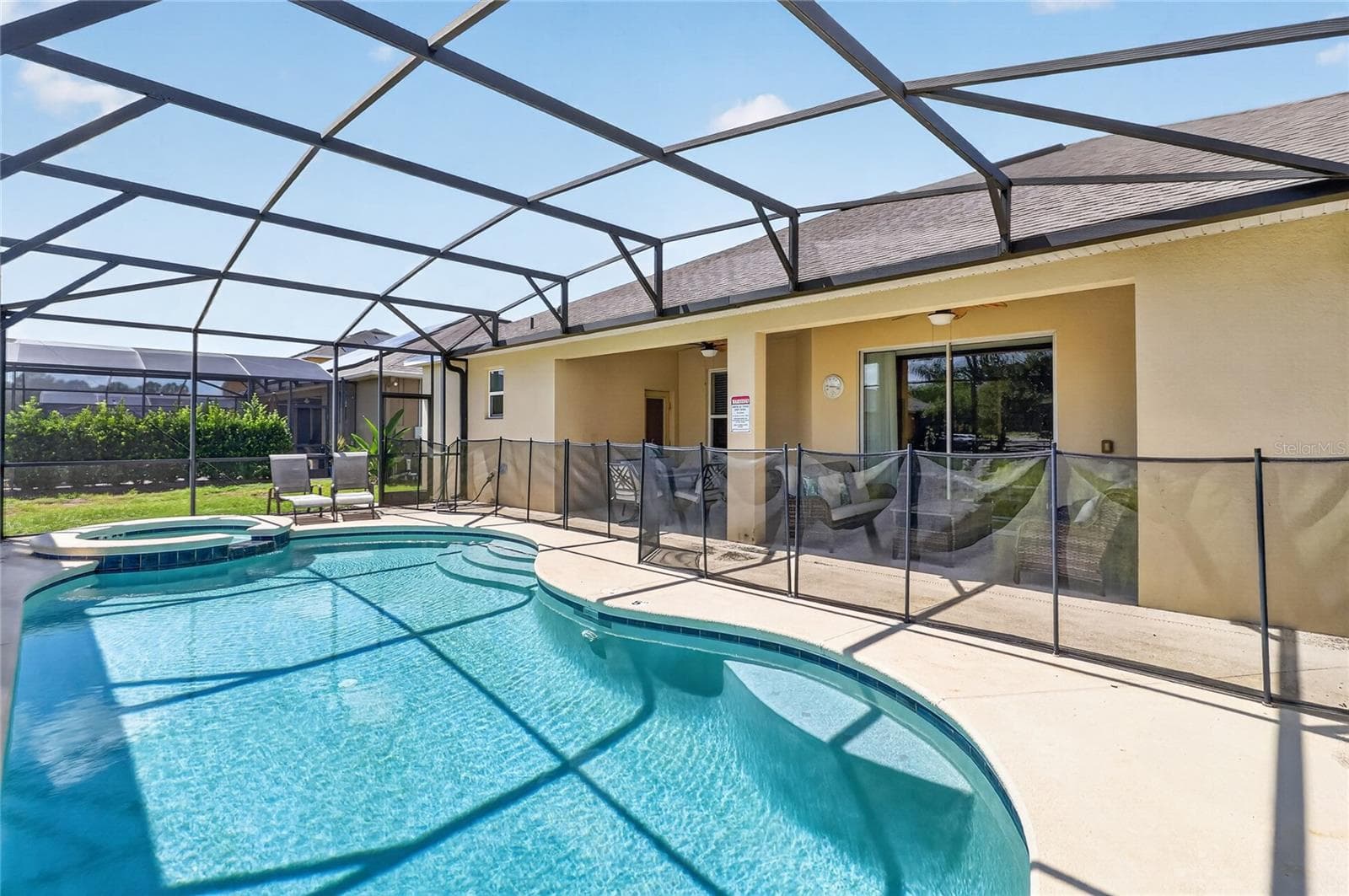 Beautiful pool - 277 YELLOW SNAPDRAGON DR, DAVENPORT