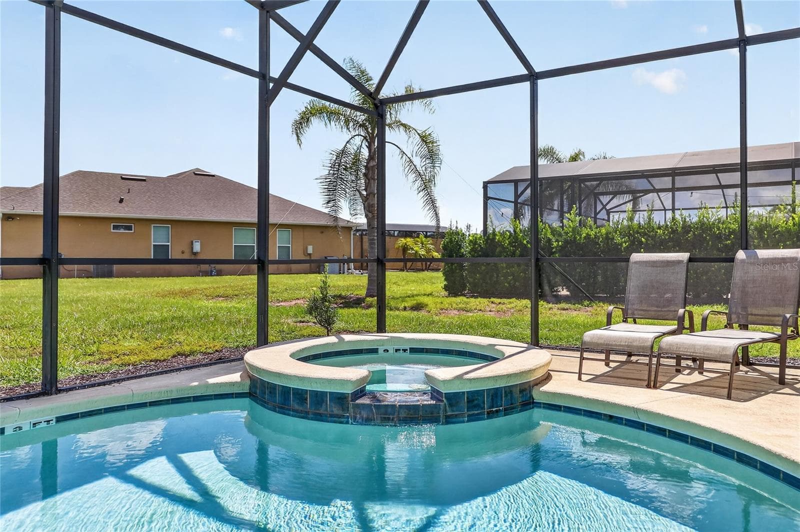 Pool with spa - 277 YELLOW SNAPDRAGON DR, DAVENPORT
