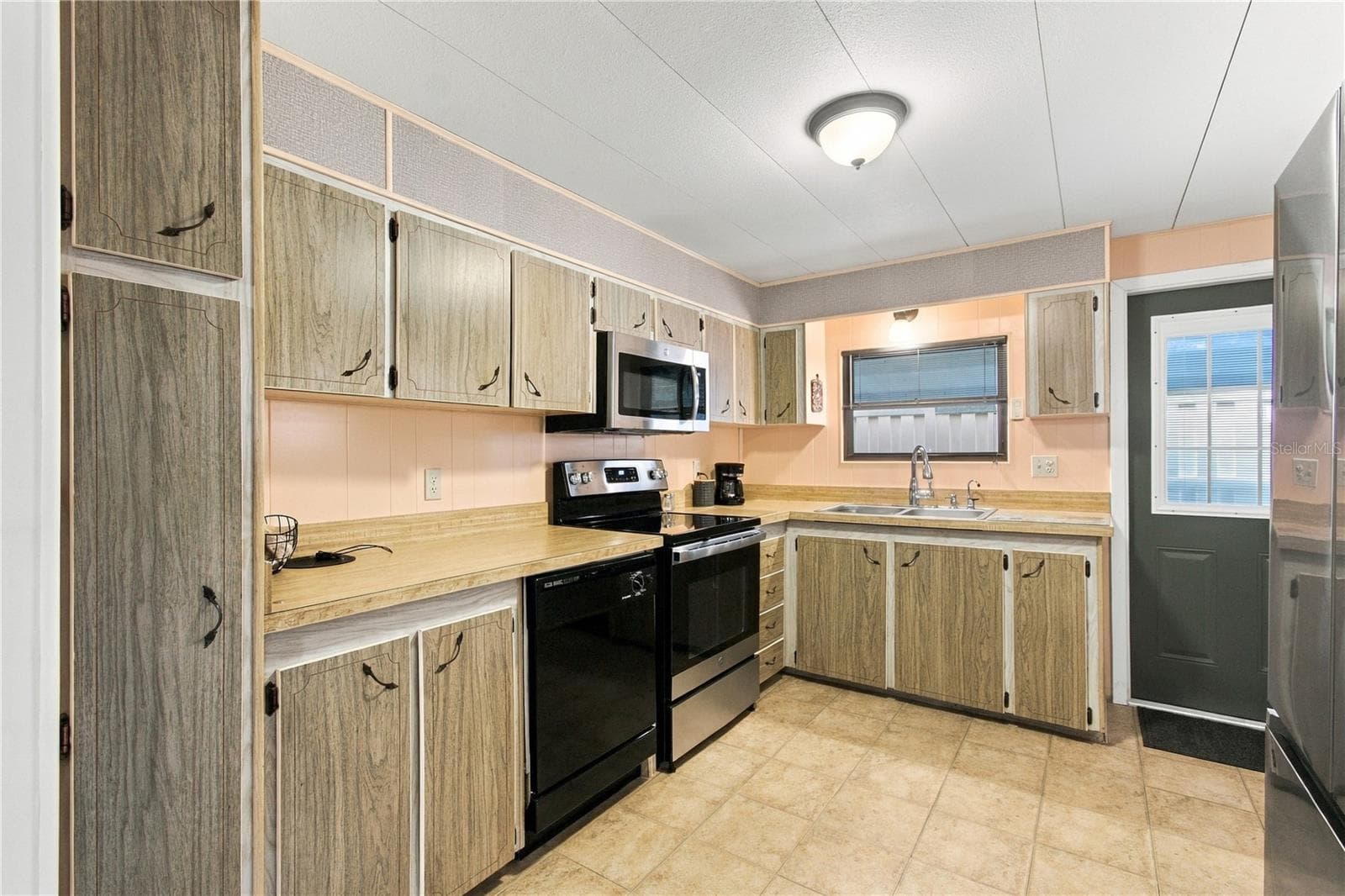 Mobile Home at 104 52ND AVENUE PLZ E, BRADENTON, photo 9 of 25