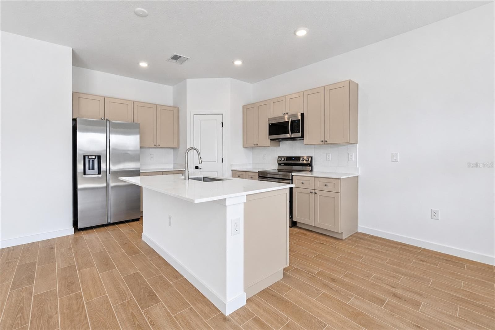 Single Family Residence at 4528 NW 35TH PLACE RD, OCALA, photo 2 of 12