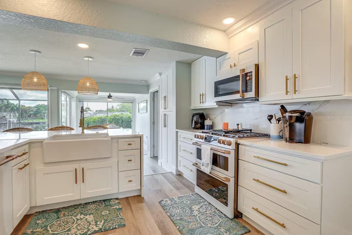 Single Family Residence at 924 ARLINGTON RD, PALMETTO, photo 11 of 36