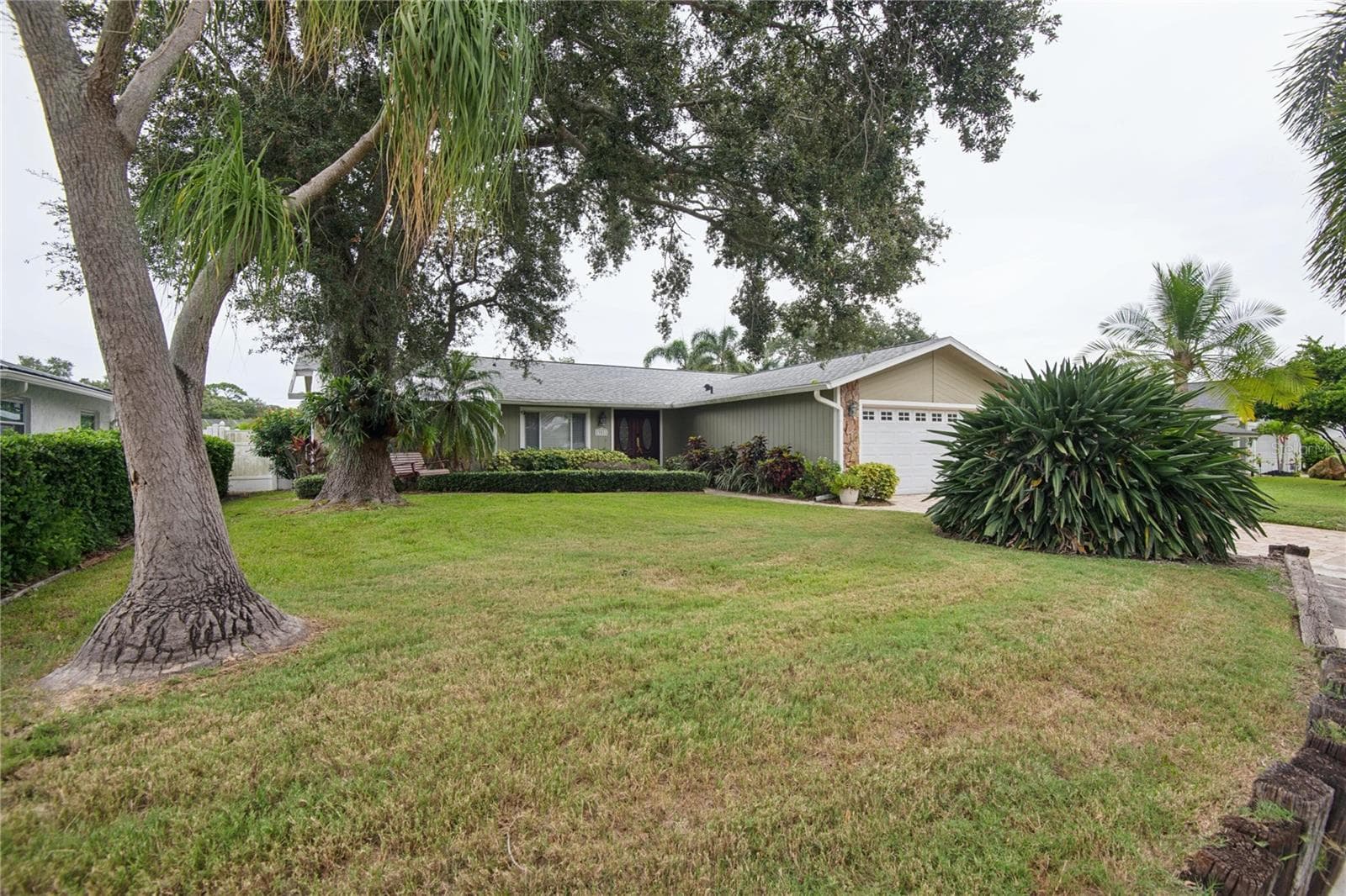 Single Family Residence at 13511 RUSTIC PINES BLVD S, SEMINOLE, photo 2 of 23
