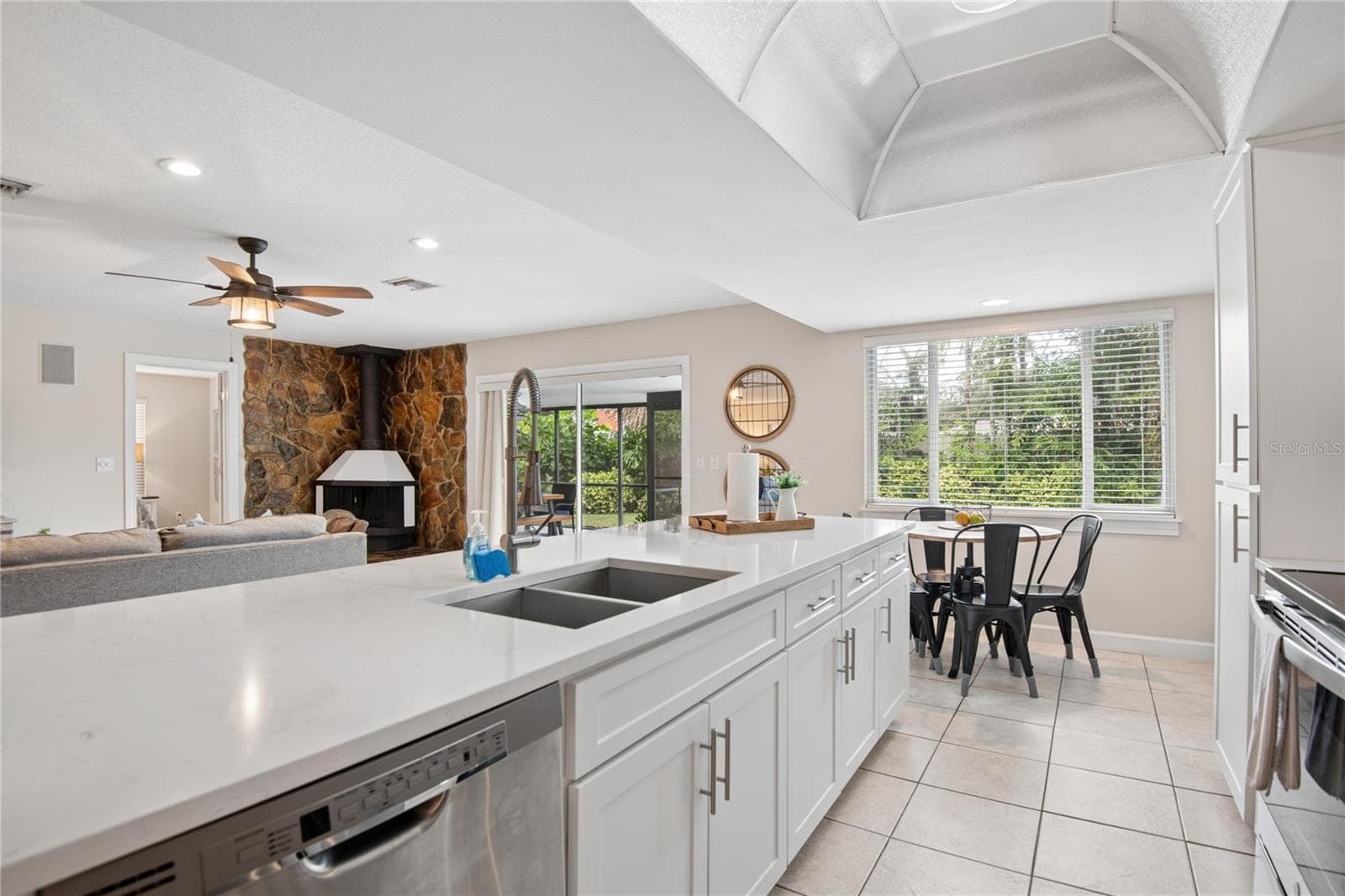 Single Family Residence at 13511 RUSTIC PINES BLVD S, SEMINOLE, photo 7 of 23