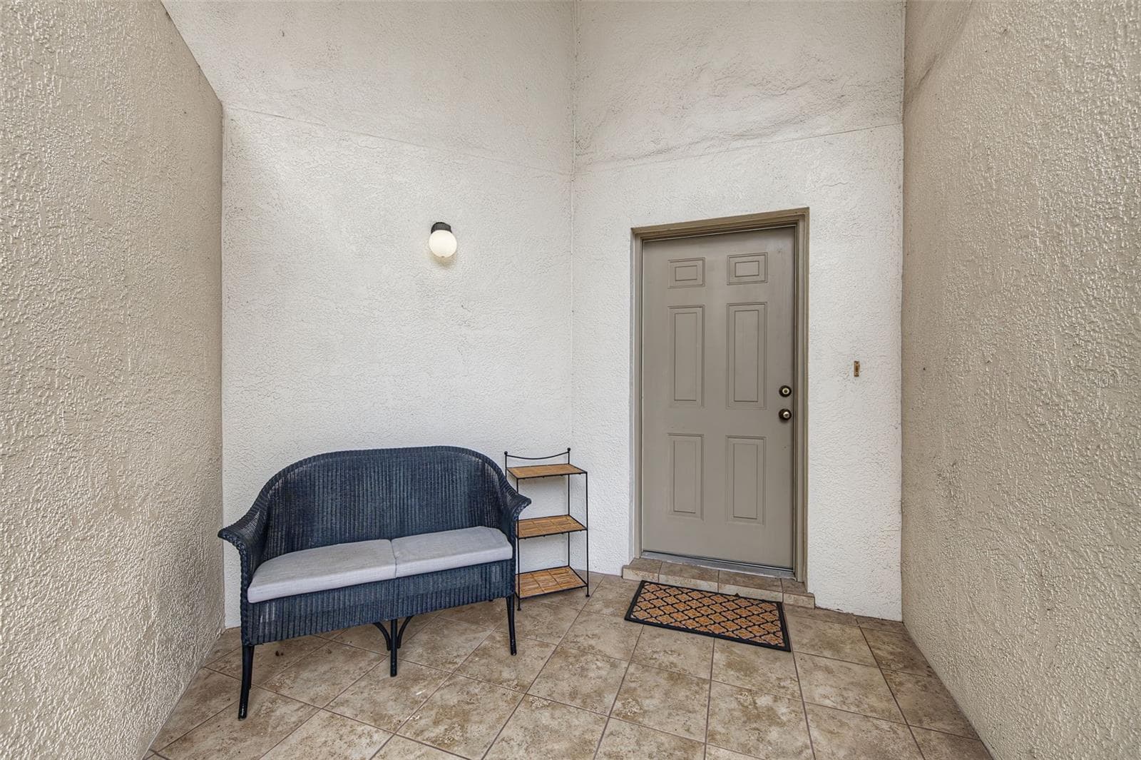 Villa at 8406 TERRACE MEADOWS CT, TEMPLE TERRACE, photo 2 of 54