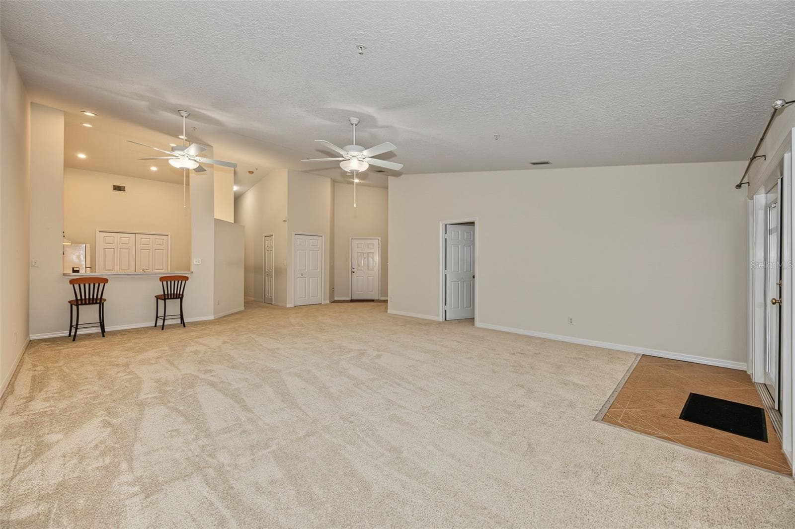 Villa at 8406 TERRACE MEADOWS CT, TEMPLE TERRACE, photo 3 of 54