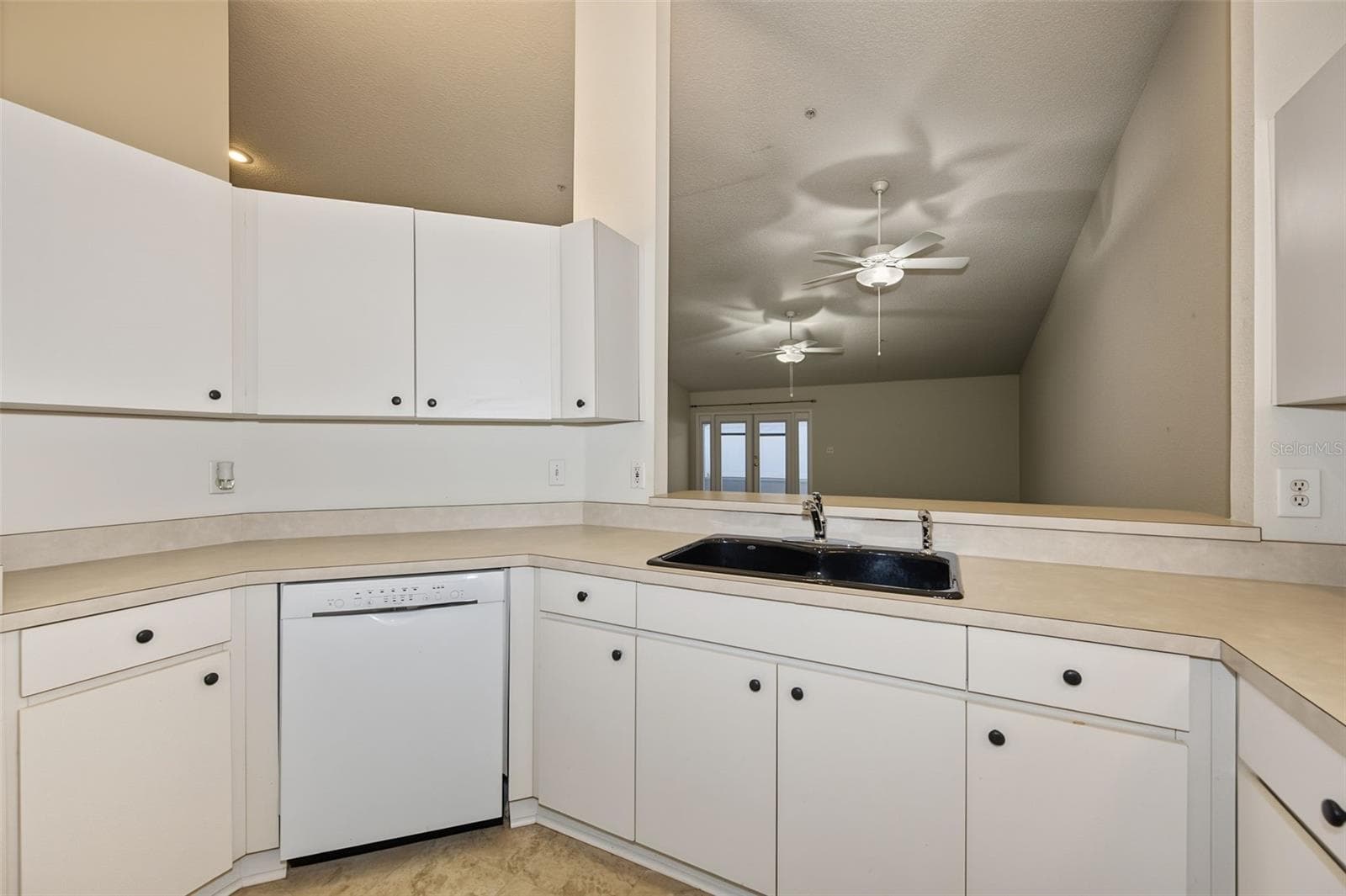 Villa at 8406 TERRACE MEADOWS CT, TEMPLE TERRACE, photo 16 of 54