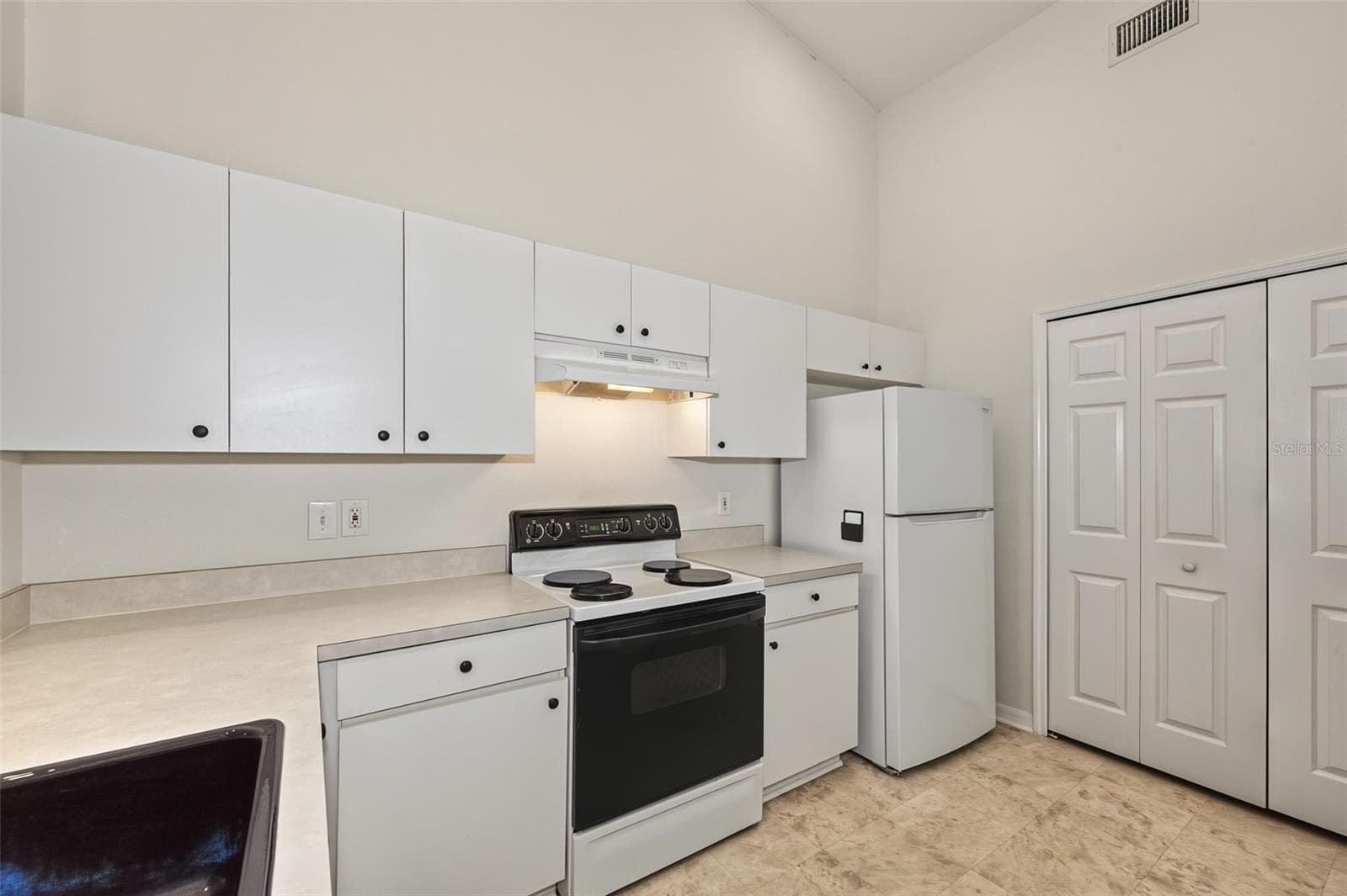 Villa at 8406 TERRACE MEADOWS CT, TEMPLE TERRACE, photo 17 of 54