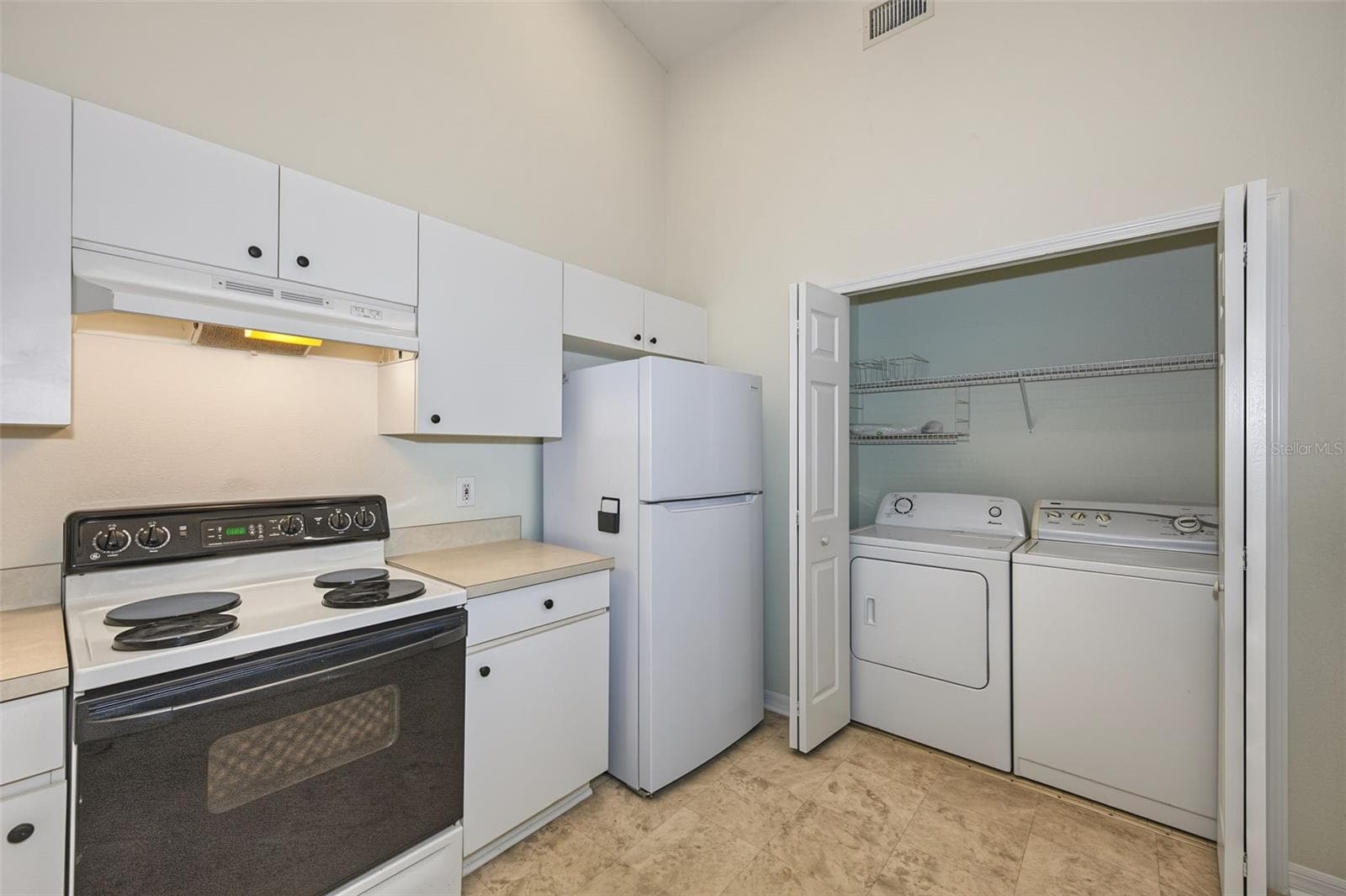 Villa at 8406 TERRACE MEADOWS CT, TEMPLE TERRACE, photo 18 of 54
