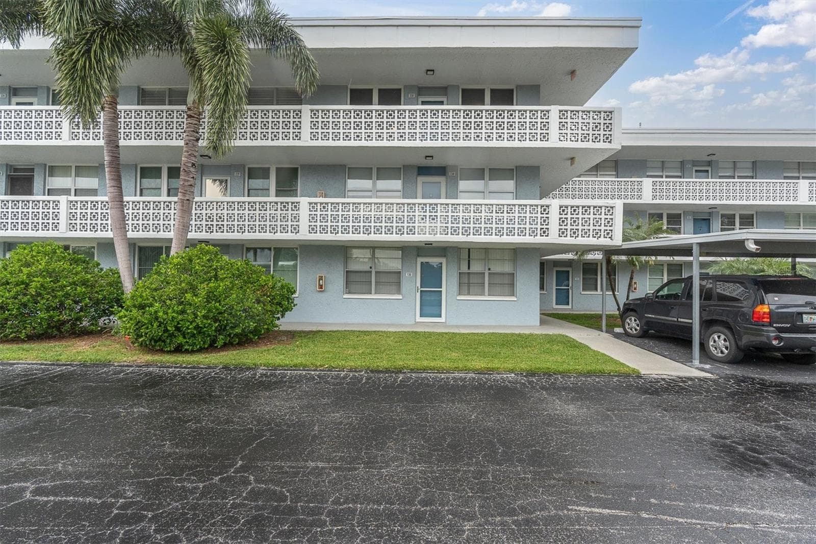 Condominium at 4715 BAY ST NE #330, ST PETERSBURG, photo 2 of 33