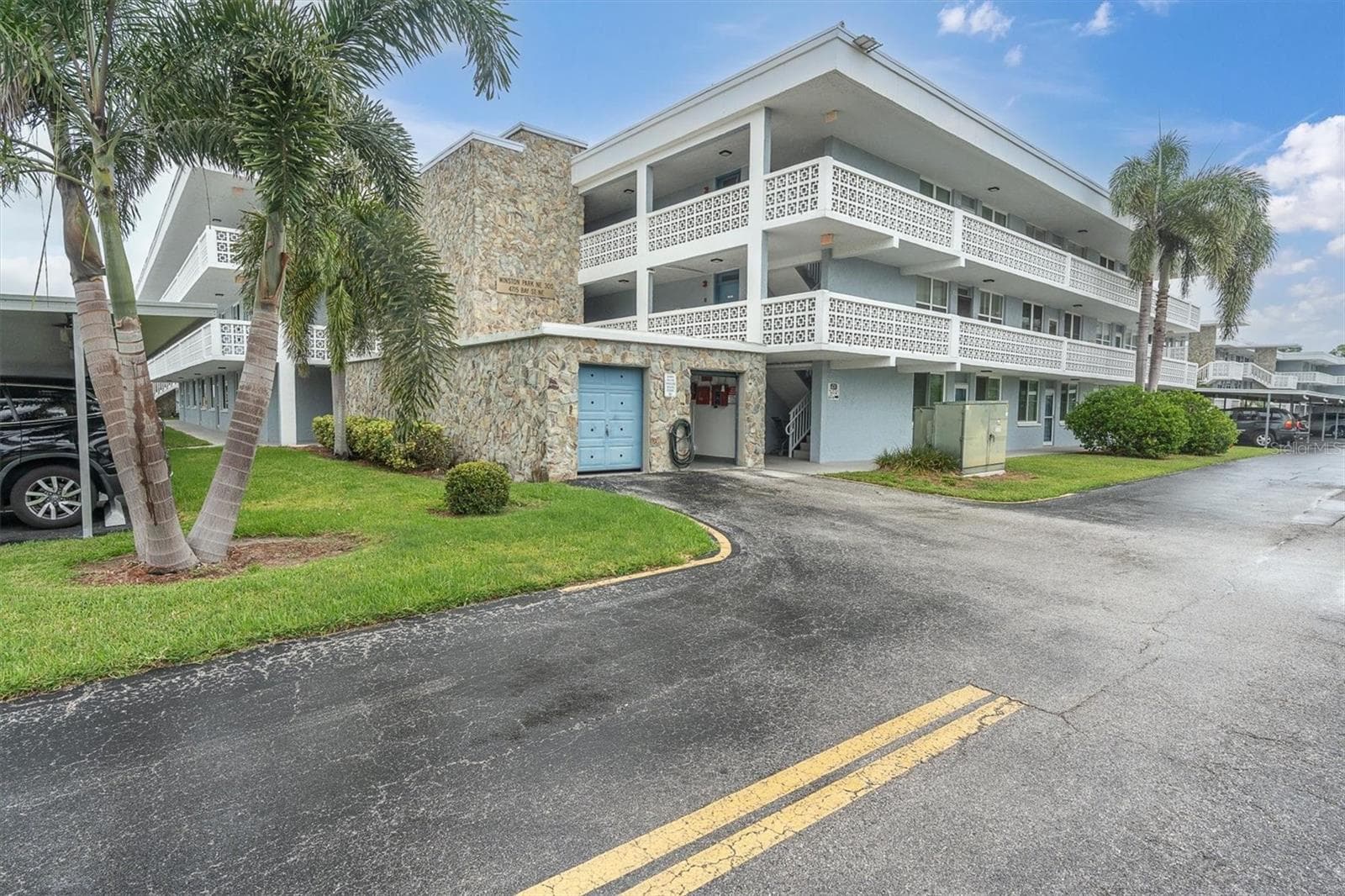 Condominium at 4715 BAY ST NE #330, ST PETERSBURG, photo 3 of 33