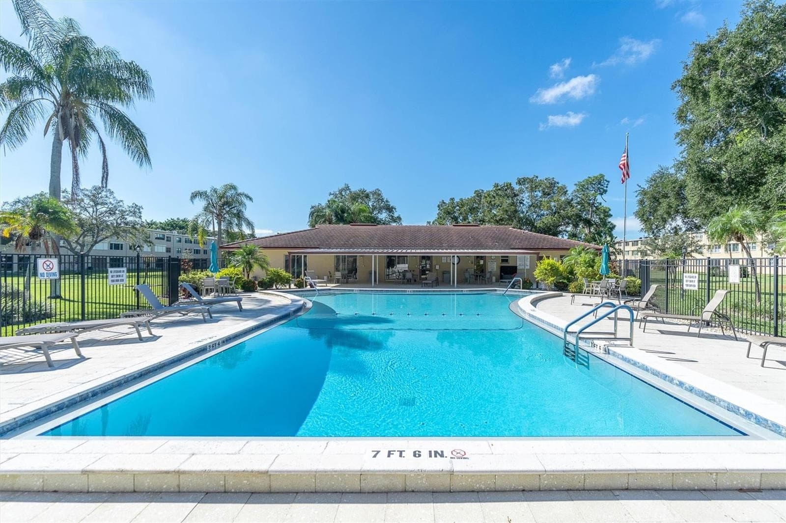 Condominium at 4715 BAY ST NE #330, ST PETERSBURG, photo 26 of 33