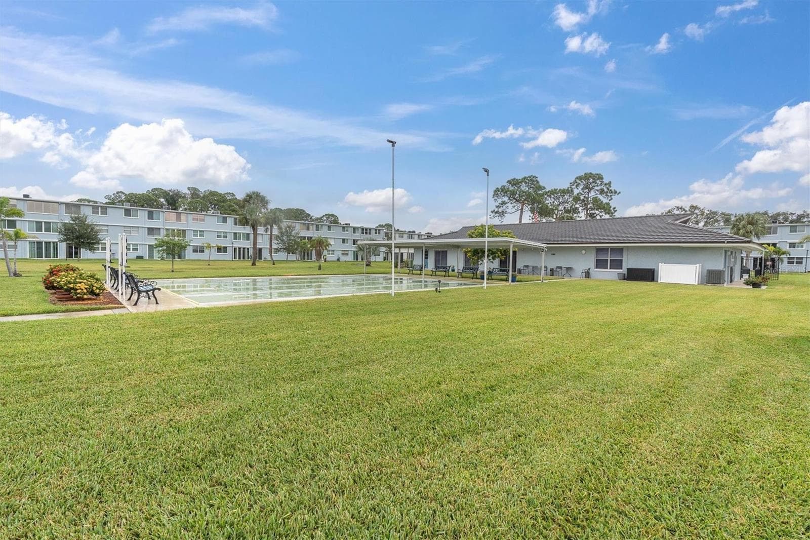Condominium at 4715 BAY ST NE #330, ST PETERSBURG, photo 28 of 33