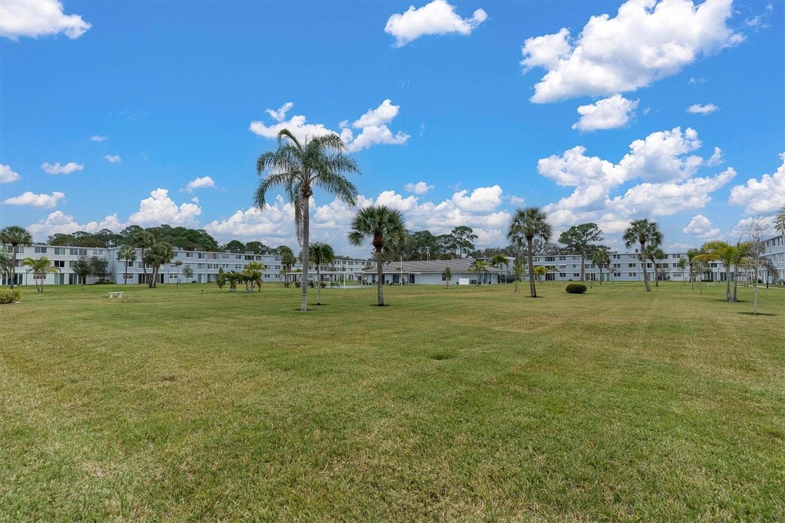 Condominium at 4715 BAY ST NE #330, ST PETERSBURG, photo 33 of 33
