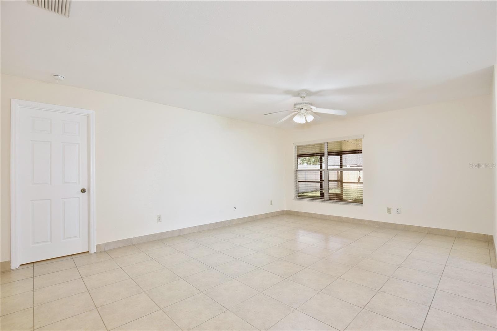 Single Family Residence at 2067 PAPRIKA DR, ORLANDO, photo 5 of 27