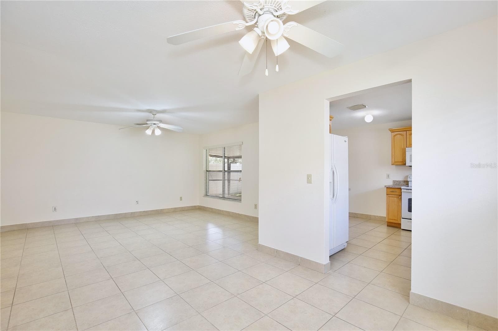 Single Family Residence at 2067 PAPRIKA DR, ORLANDO, photo 8 of 27