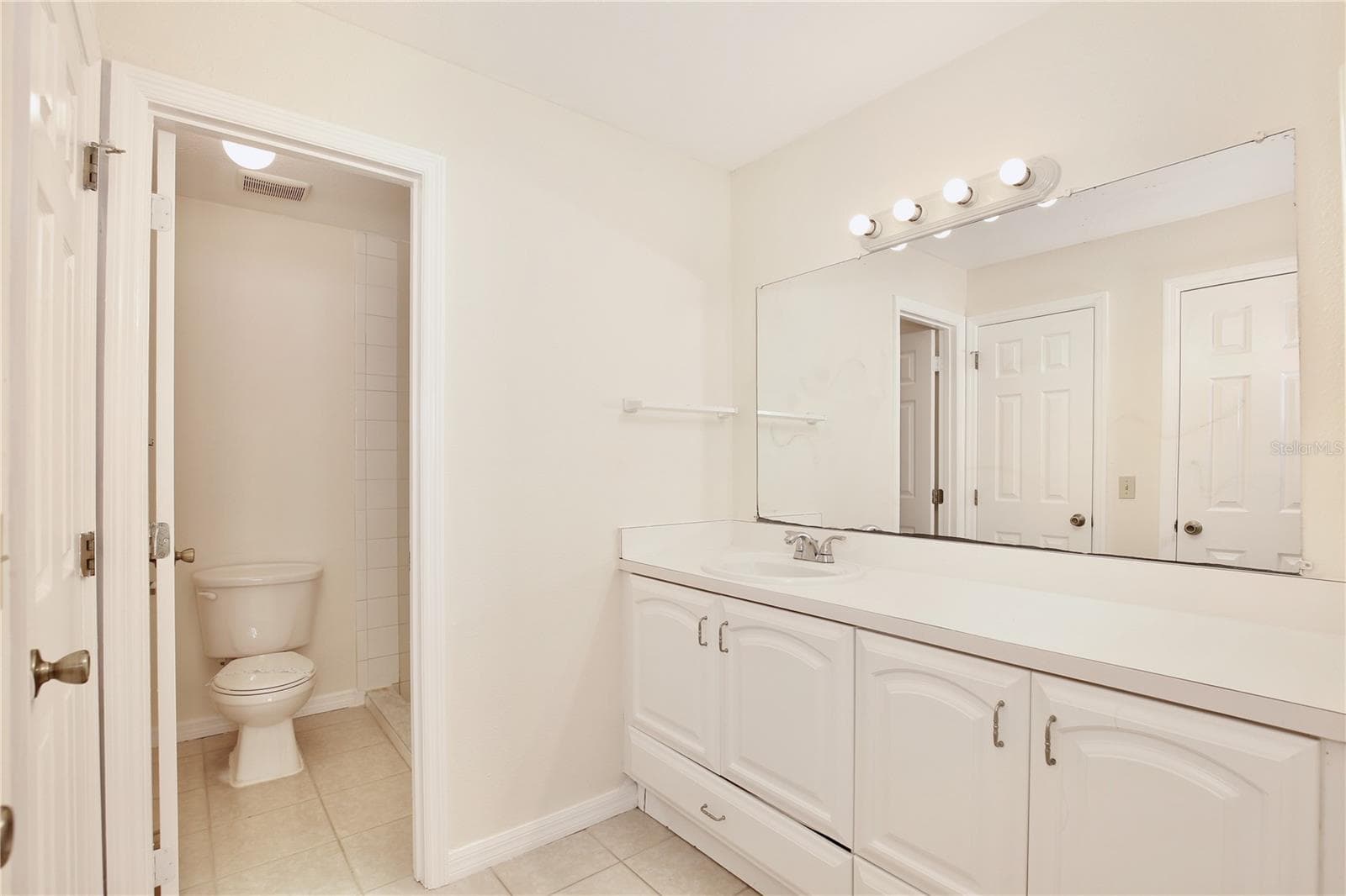 Single Family Residence at 2067 PAPRIKA DR, ORLANDO, photo 14 of 27