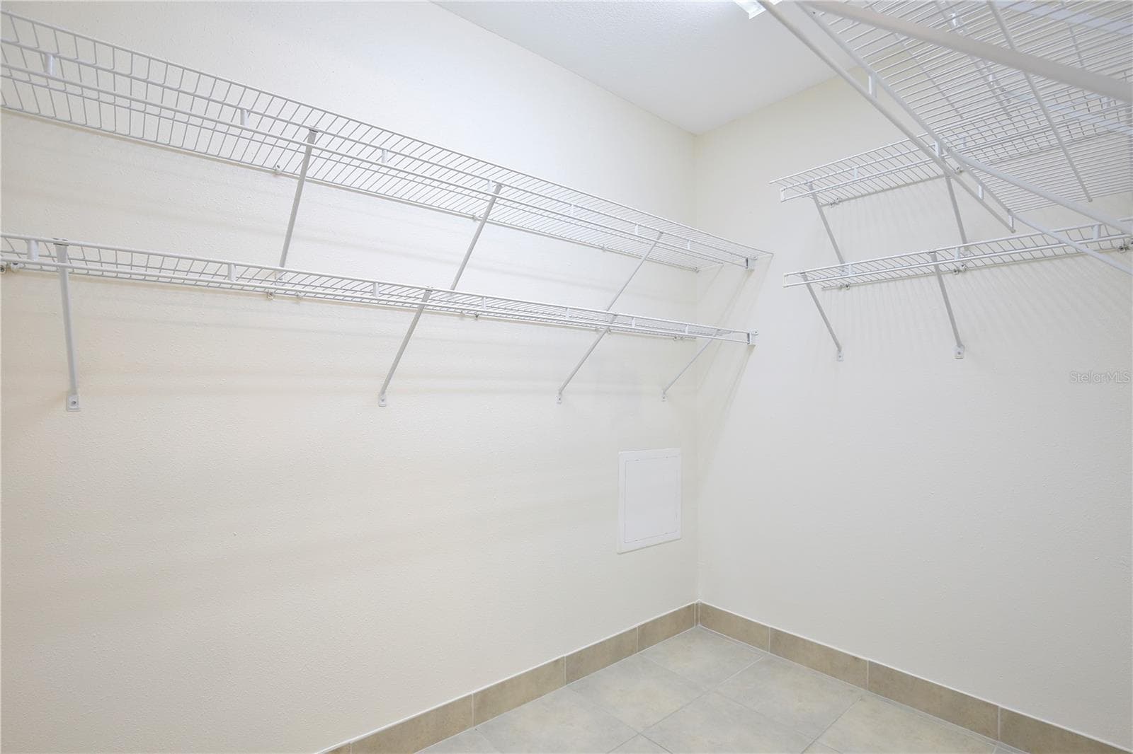 Single Family Residence at 2067 PAPRIKA DR, ORLANDO, photo 16 of 27