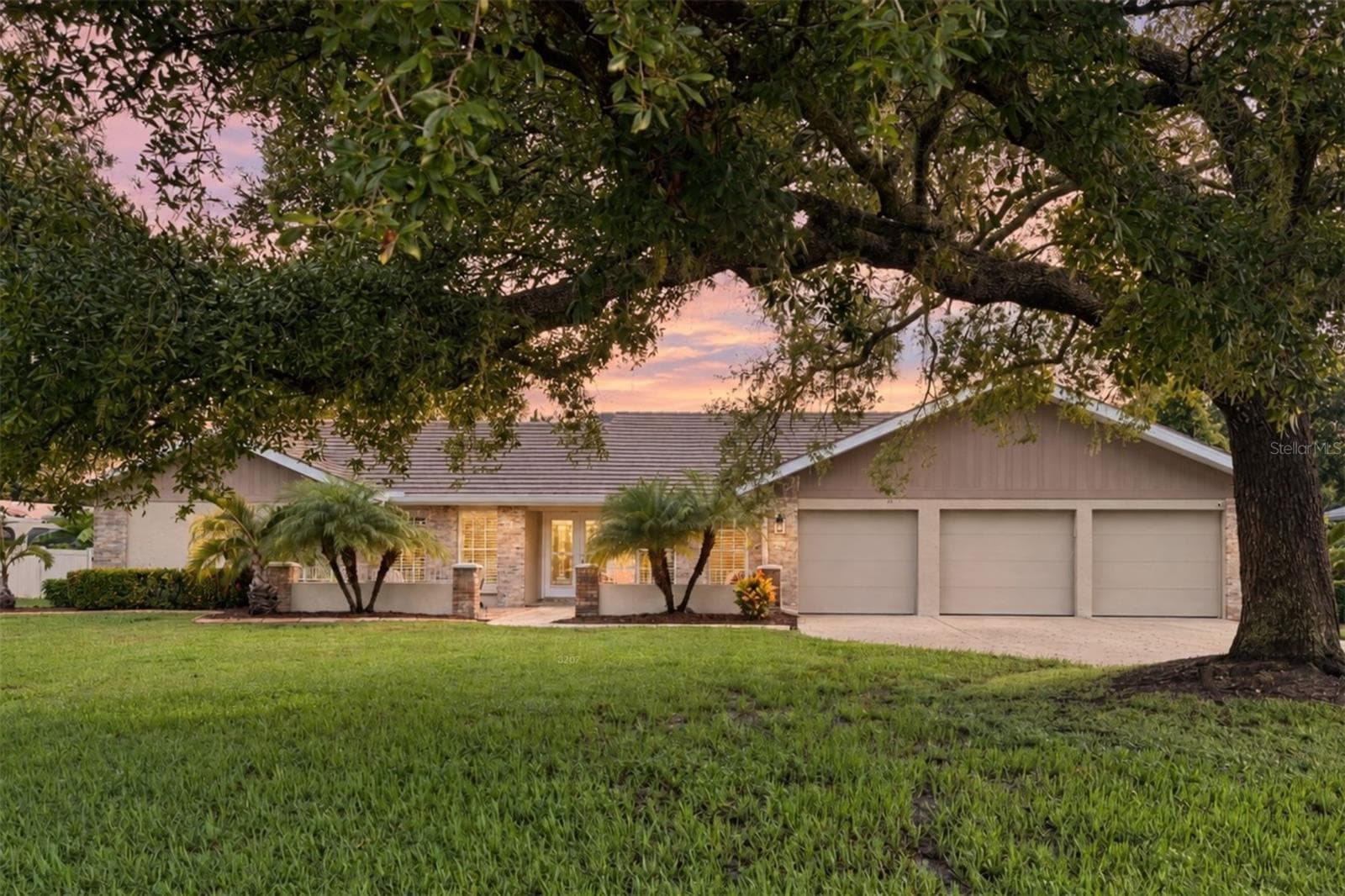 7913 BROADMOOR PINES BLVD