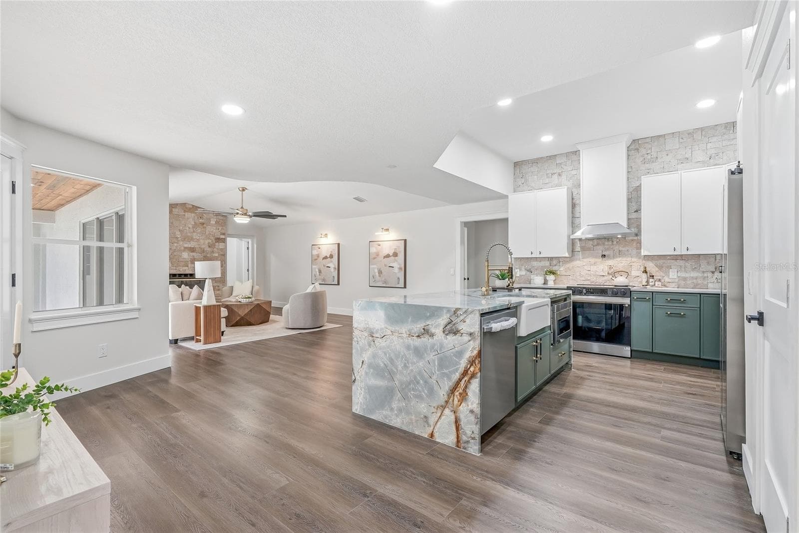 Single Family Residence at 2602 S MILLER RD, VALRICO, photo 12 of 79