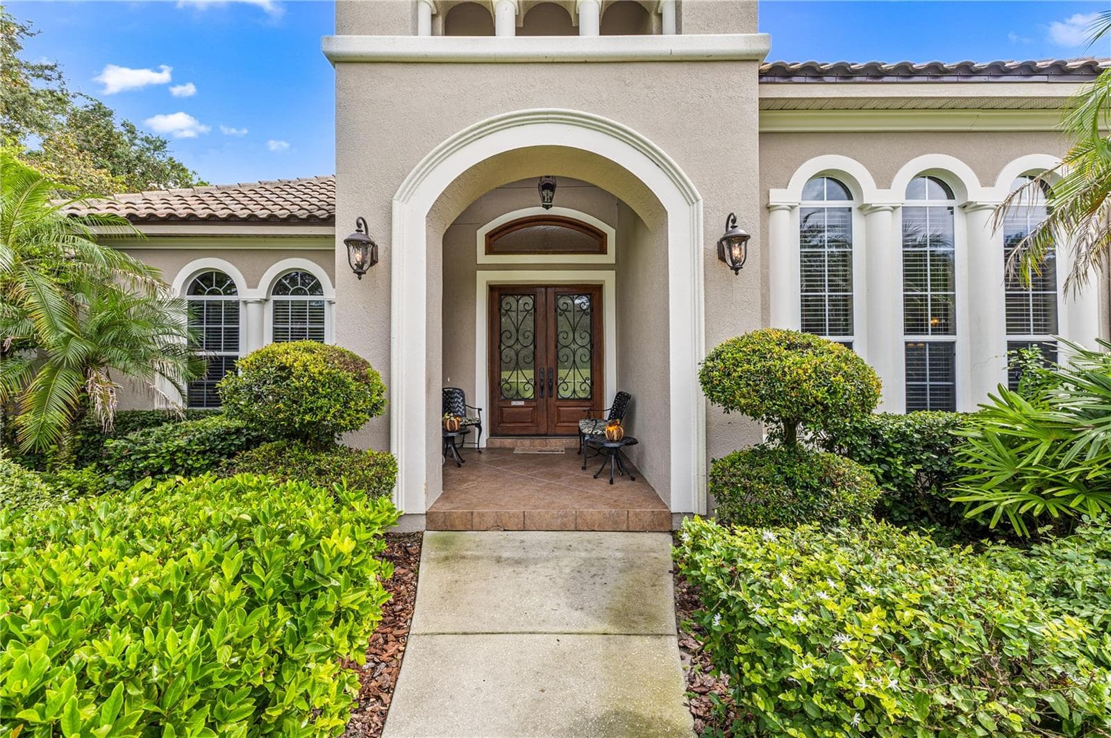 ENTRANCE WALKWAY - 755 MILLS ESTATE PL, CHULUOTA