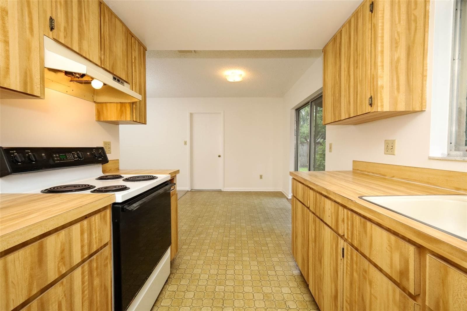 Single Family Residence at 2539 DOBBIN DR, ORLANDO, photo 13 of 23