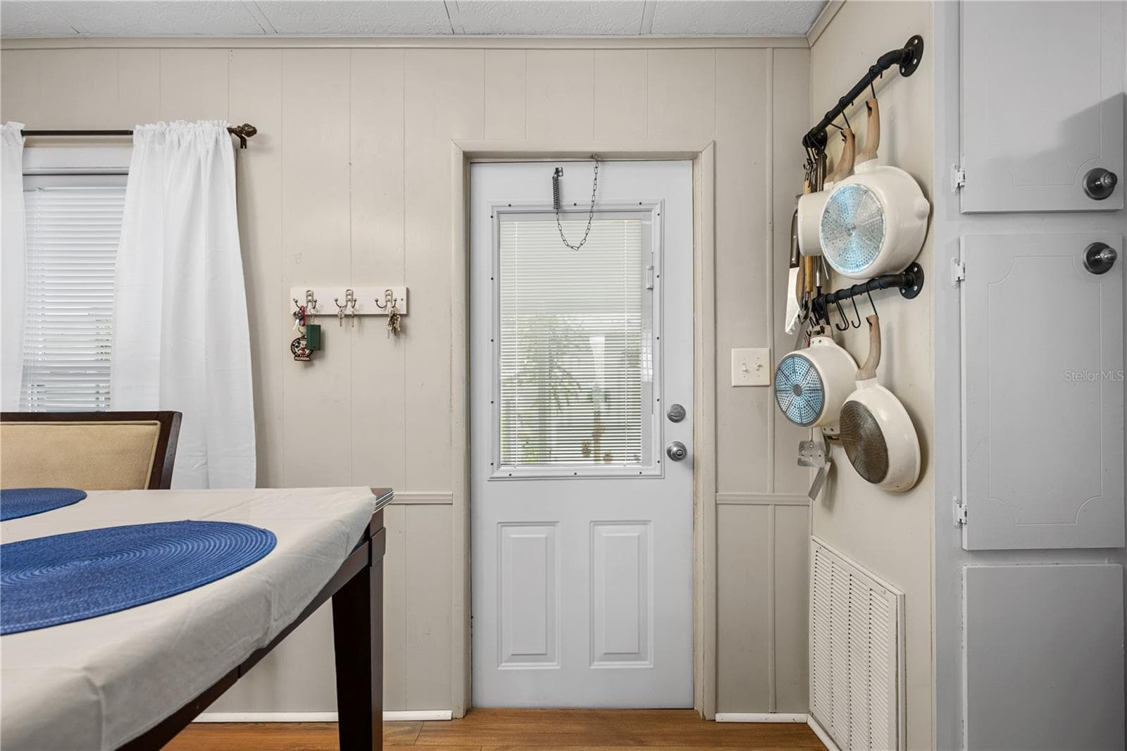 Manufactured Home at 3329 EILEEN DR, ELLENTON, photo 14 of 34