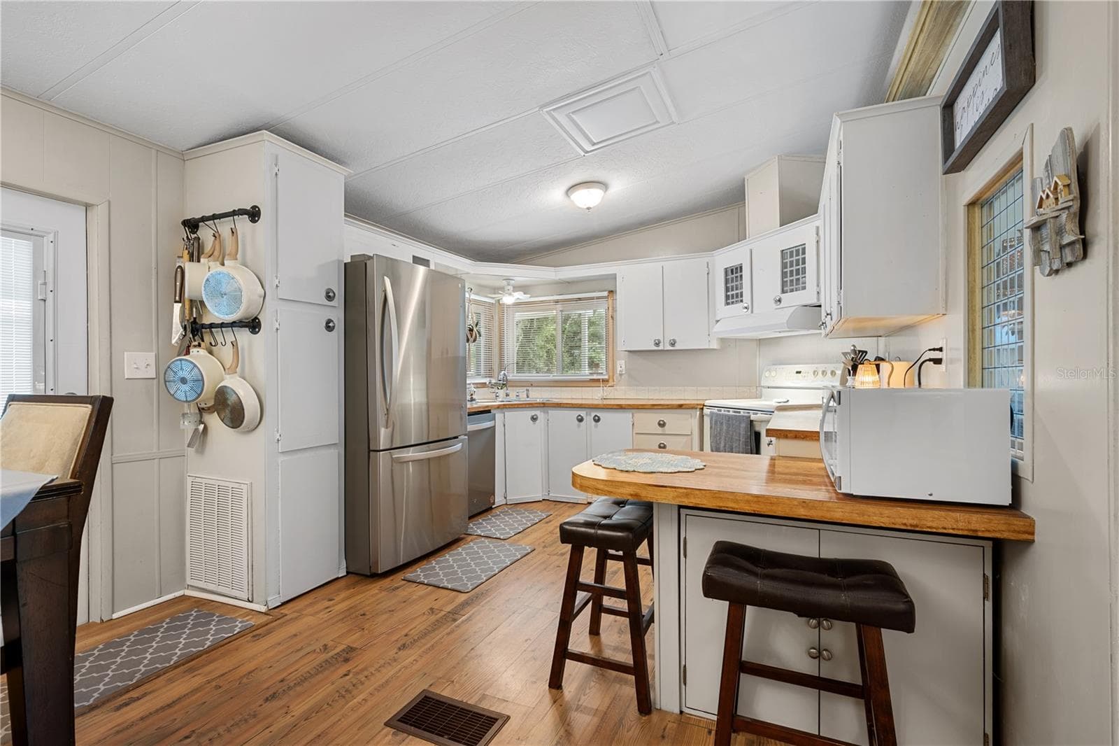 Manufactured Home at 3329 EILEEN DR, ELLENTON, photo 15 of 34