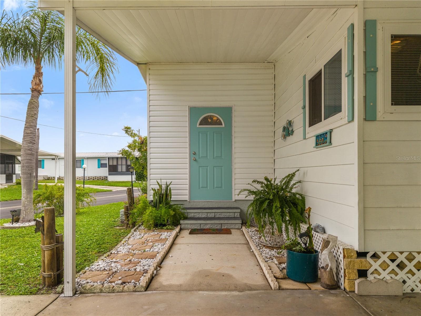 Manufactured Home at 3329 EILEEN DR, ELLENTON, photo 25 of 34