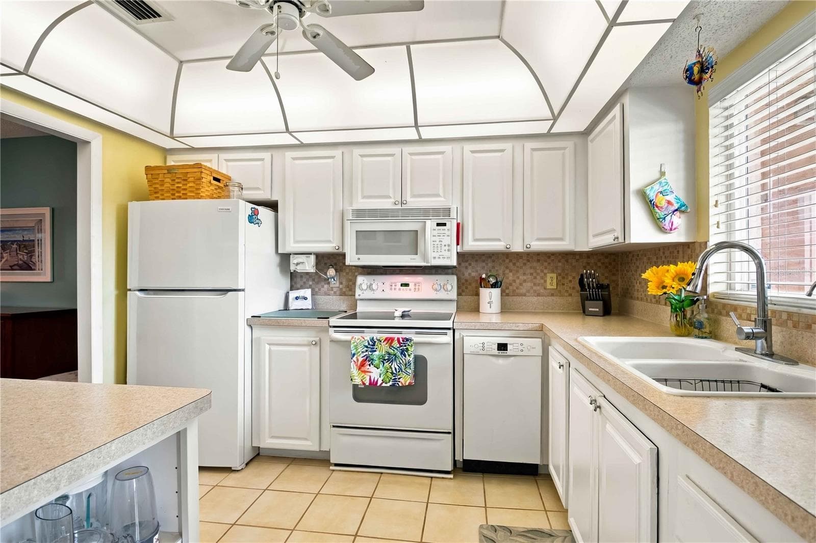 Condominium at 3617 LAKE BAYSHORE DR #401, BRADENTON, photo 11 of 43