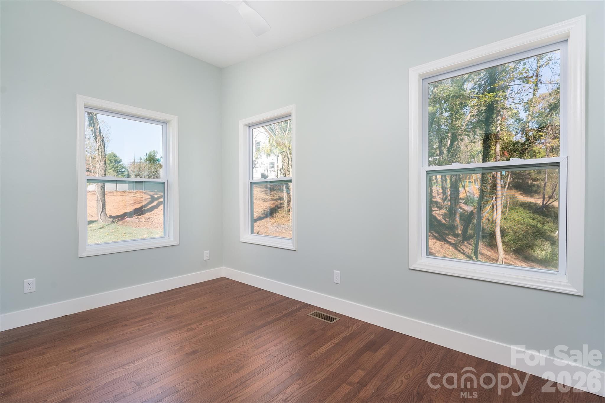 Single Family Residence at 22 Crestfield Avenue, Asheville, photo 15 of 31