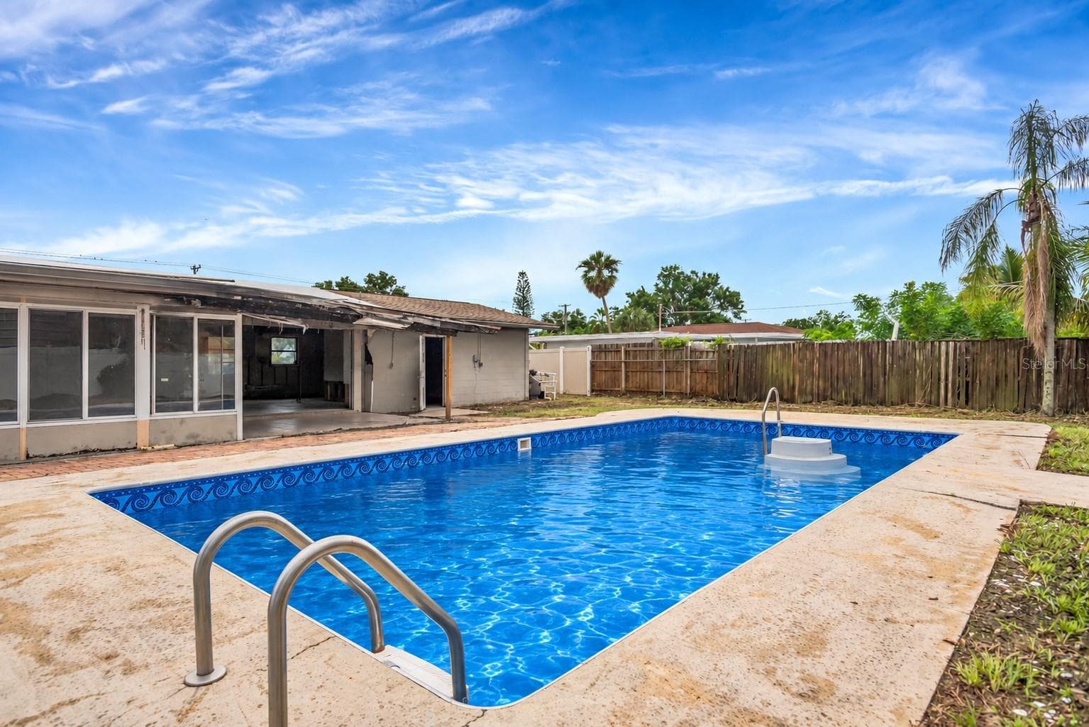 Single Family Residence at 6320 FAIRWAY BLVD, APOLLO BEACH, photo 2 of 10