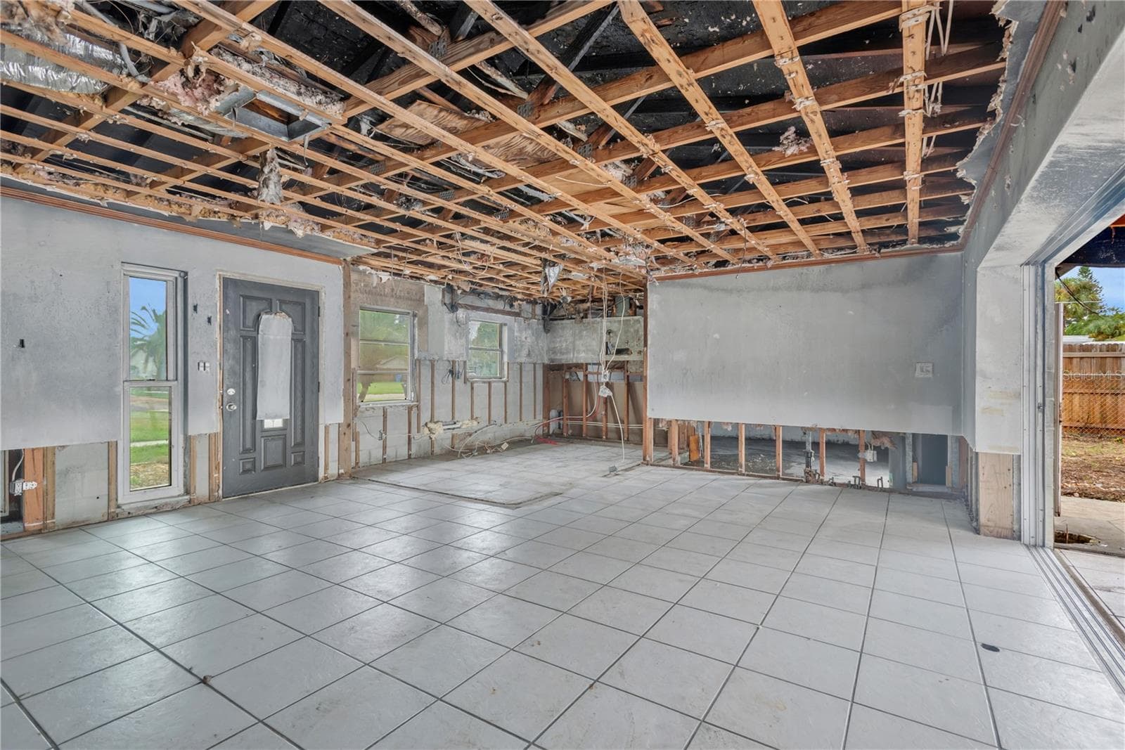 Single Family Residence at 6320 FAIRWAY BLVD, APOLLO BEACH, photo 5 of 10