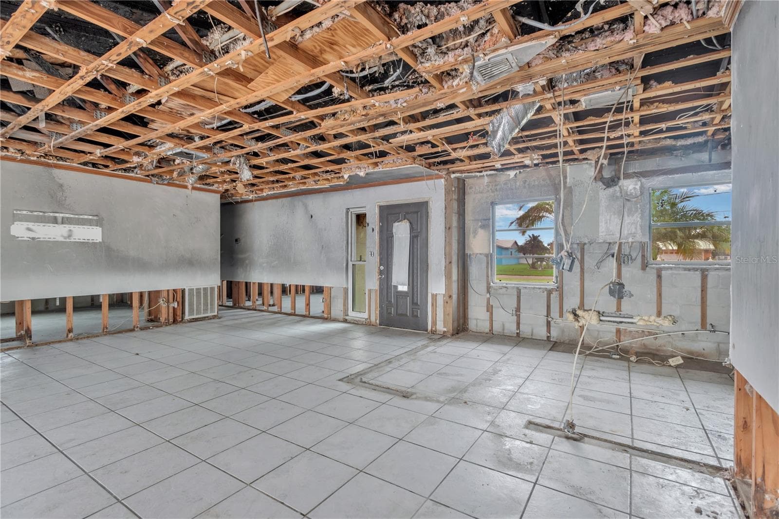 Single Family Residence at 6320 FAIRWAY BLVD, APOLLO BEACH, photo 6 of 10