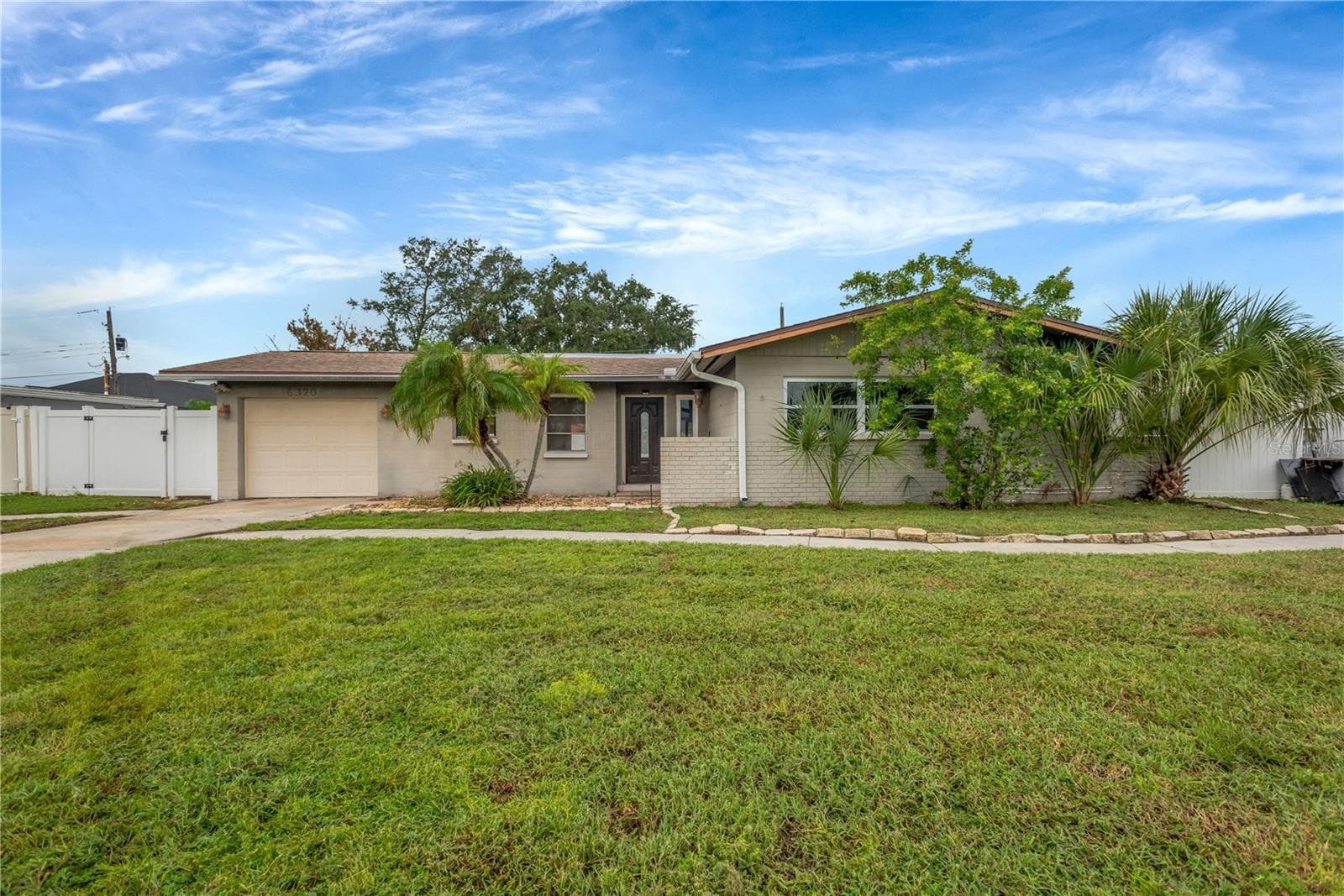 Single Family Residence at 6320 FAIRWAY BLVD, APOLLO BEACH, photo 8 of 10