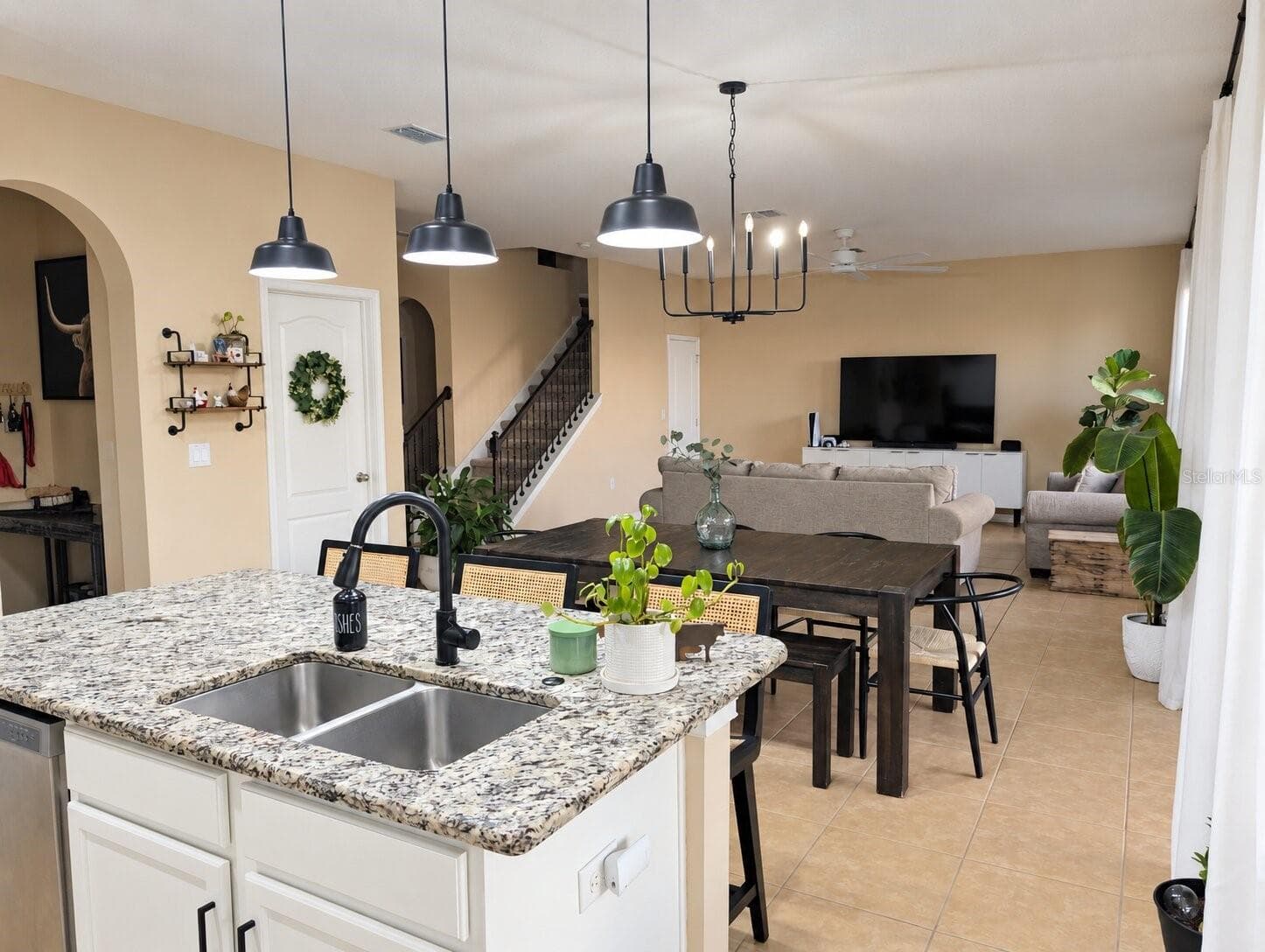 Single Family Residence at 1119 FOUNTAIN COIN LOOP, ORLANDO, photo 6 of 42