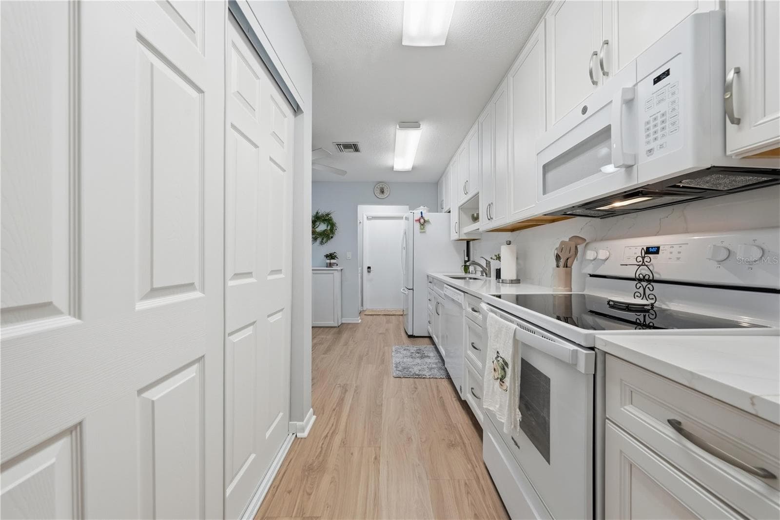 Condominium at 2226 CYPRESS COVE DR, TAVARES, photo 9 of 44