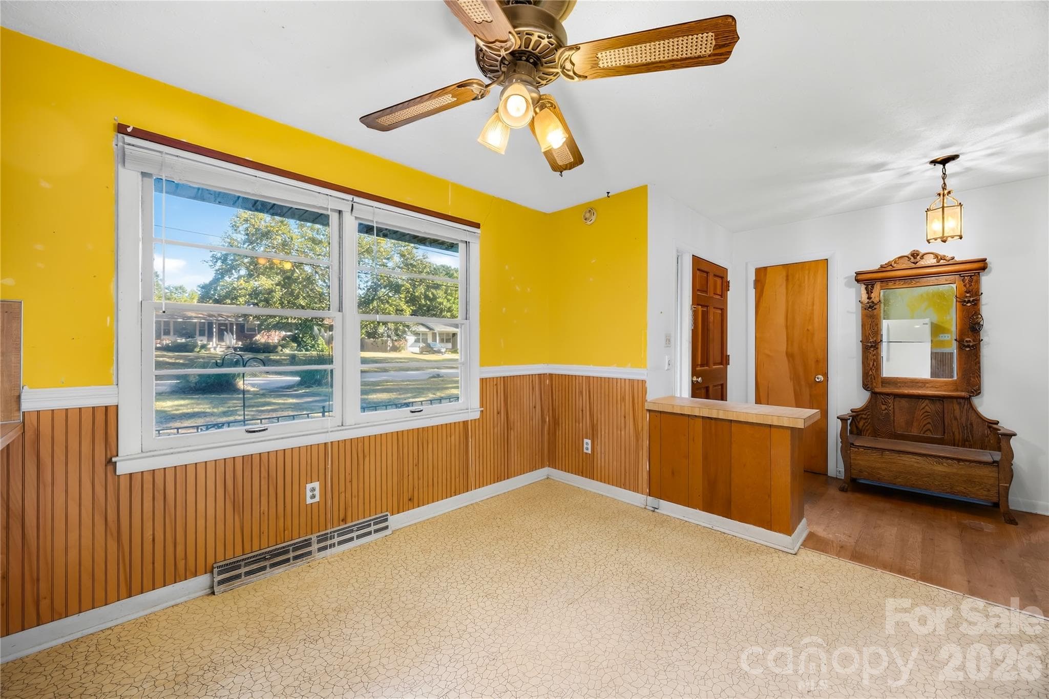 Single Family Residence at 2124 Woodlawn Street, Kannapolis, photo 4 of 25