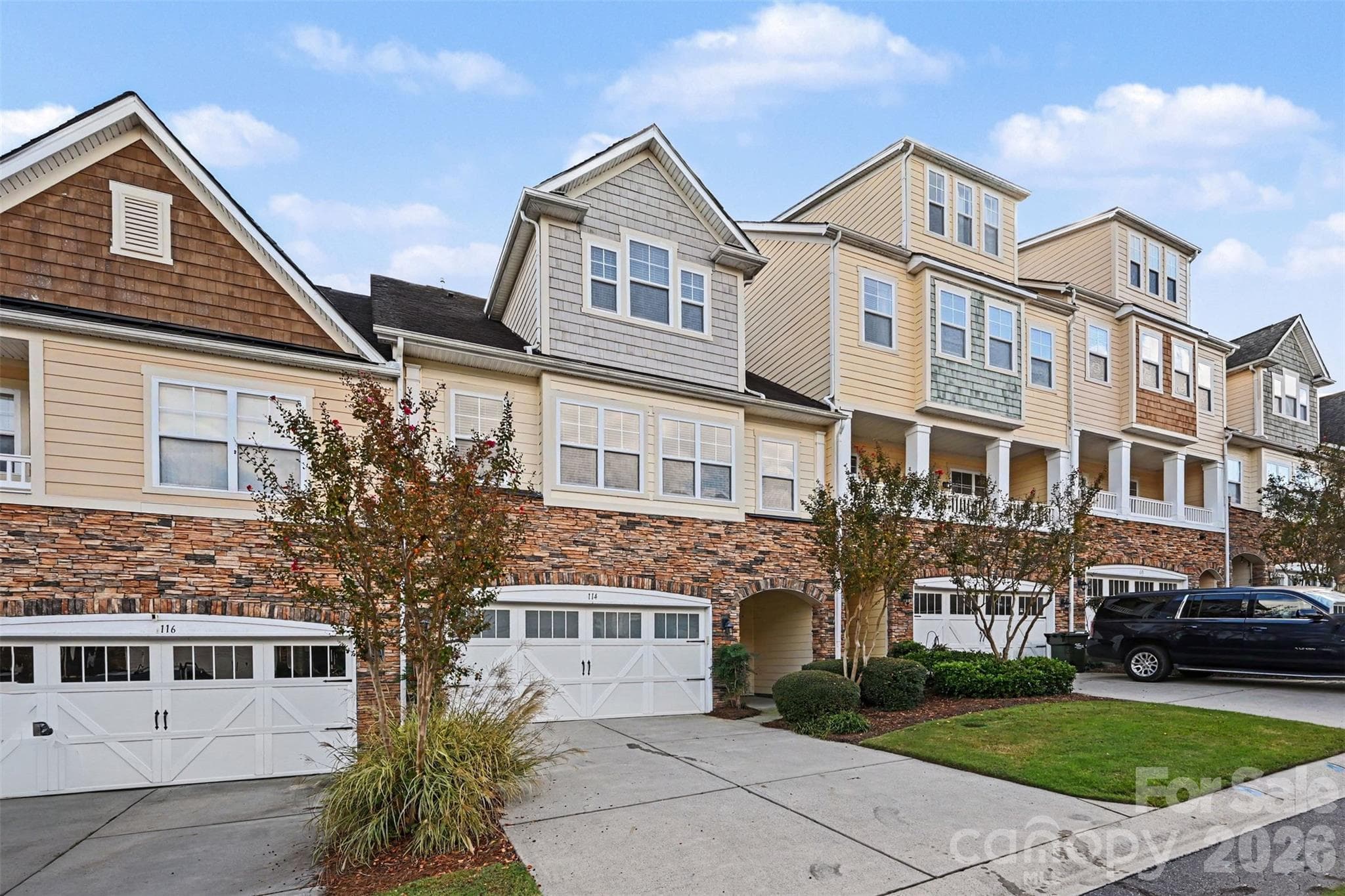 Townhouse at 114 Inlet Point Drive, Tega Cay, photo 4 of 37