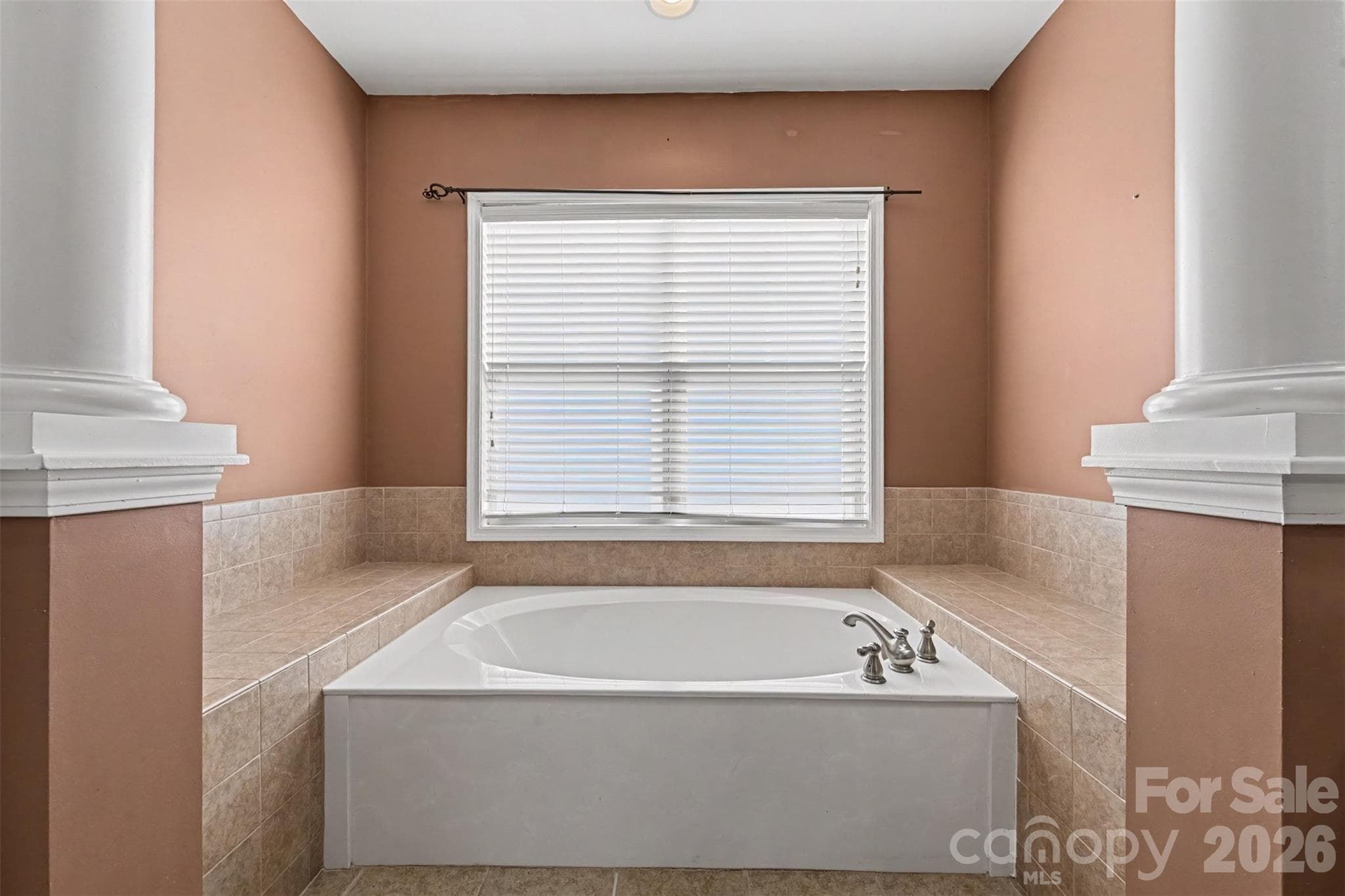 Townhouse at 114 Inlet Point Drive, Tega Cay, photo 16 of 37