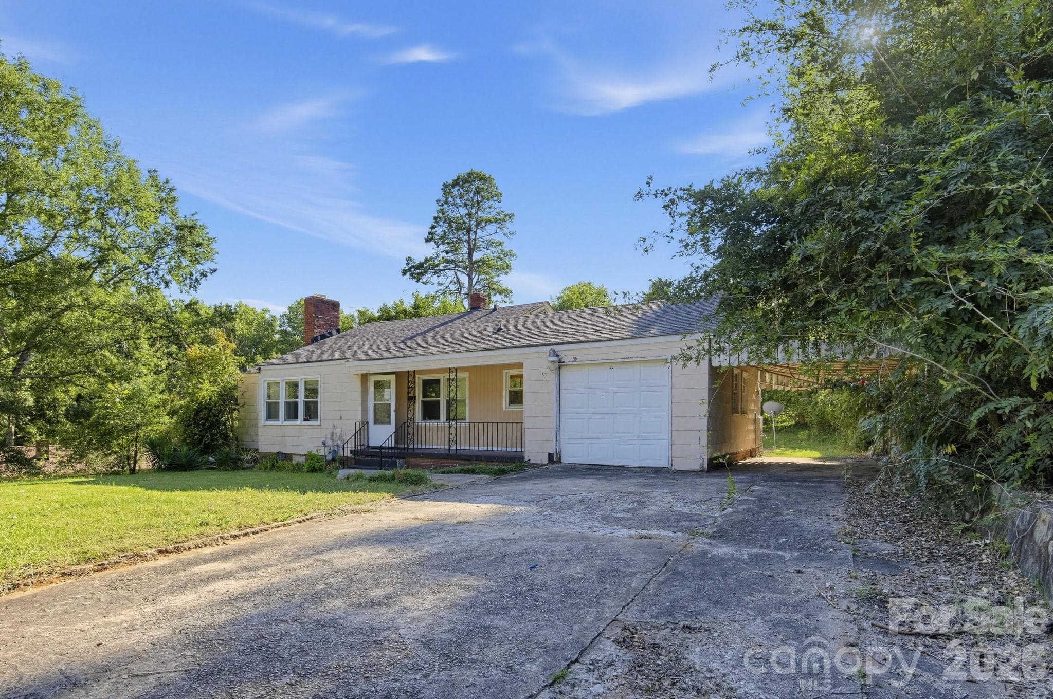 Single Family Residence at 111 Whitener Avenue, Spartanburg, photo 3 of 20