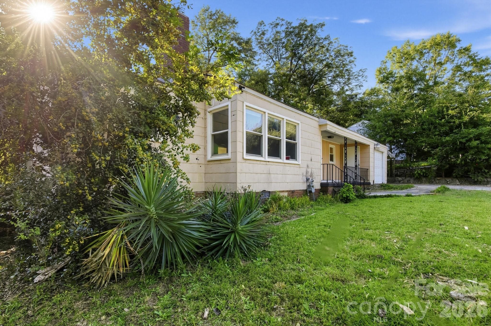 Single Family Residence at 111 Whitener Avenue, Spartanburg, photo 5 of 20