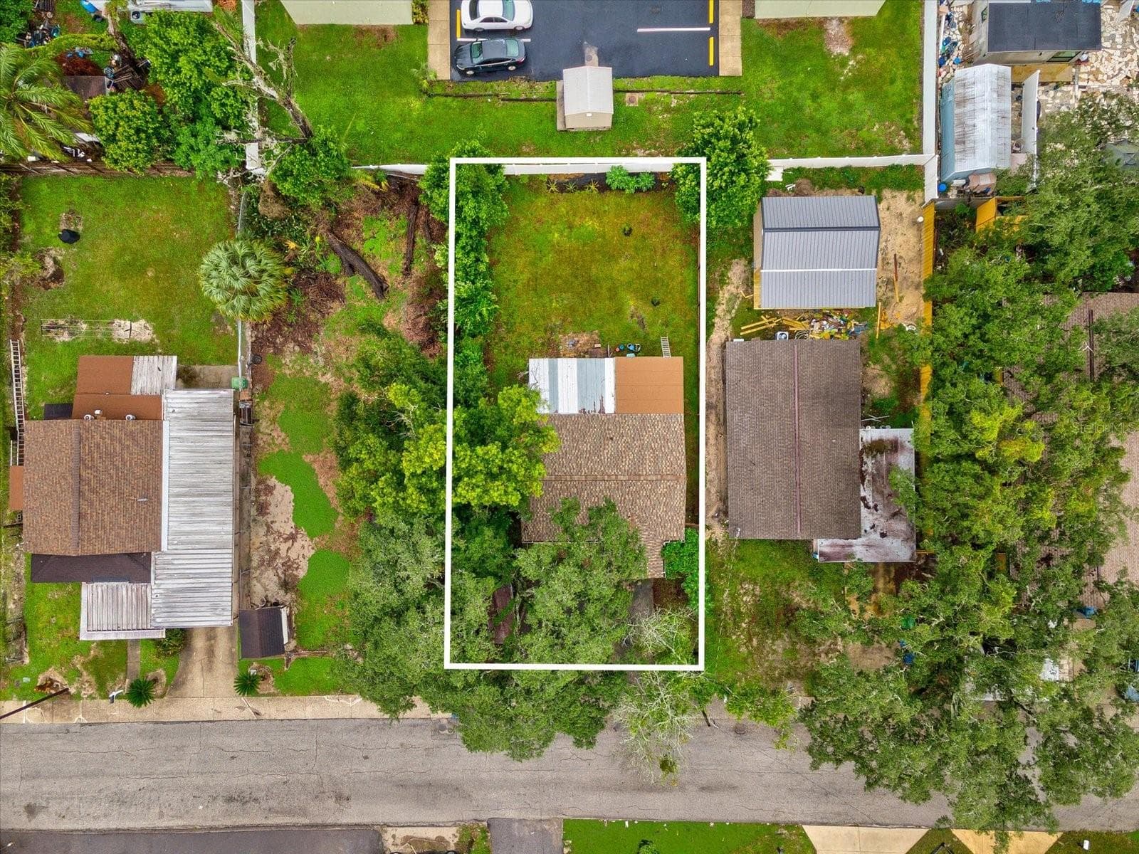 Single Family Residence at 910 E ESKIMO AVE, TAMPA, photo 2 of 55