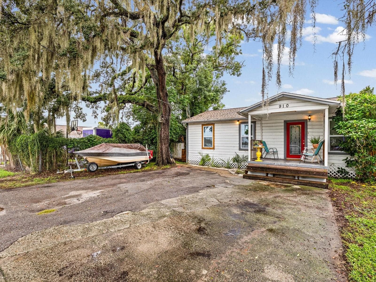 Single Family Residence at 910 E ESKIMO AVE, TAMPA, photo 3 of 55