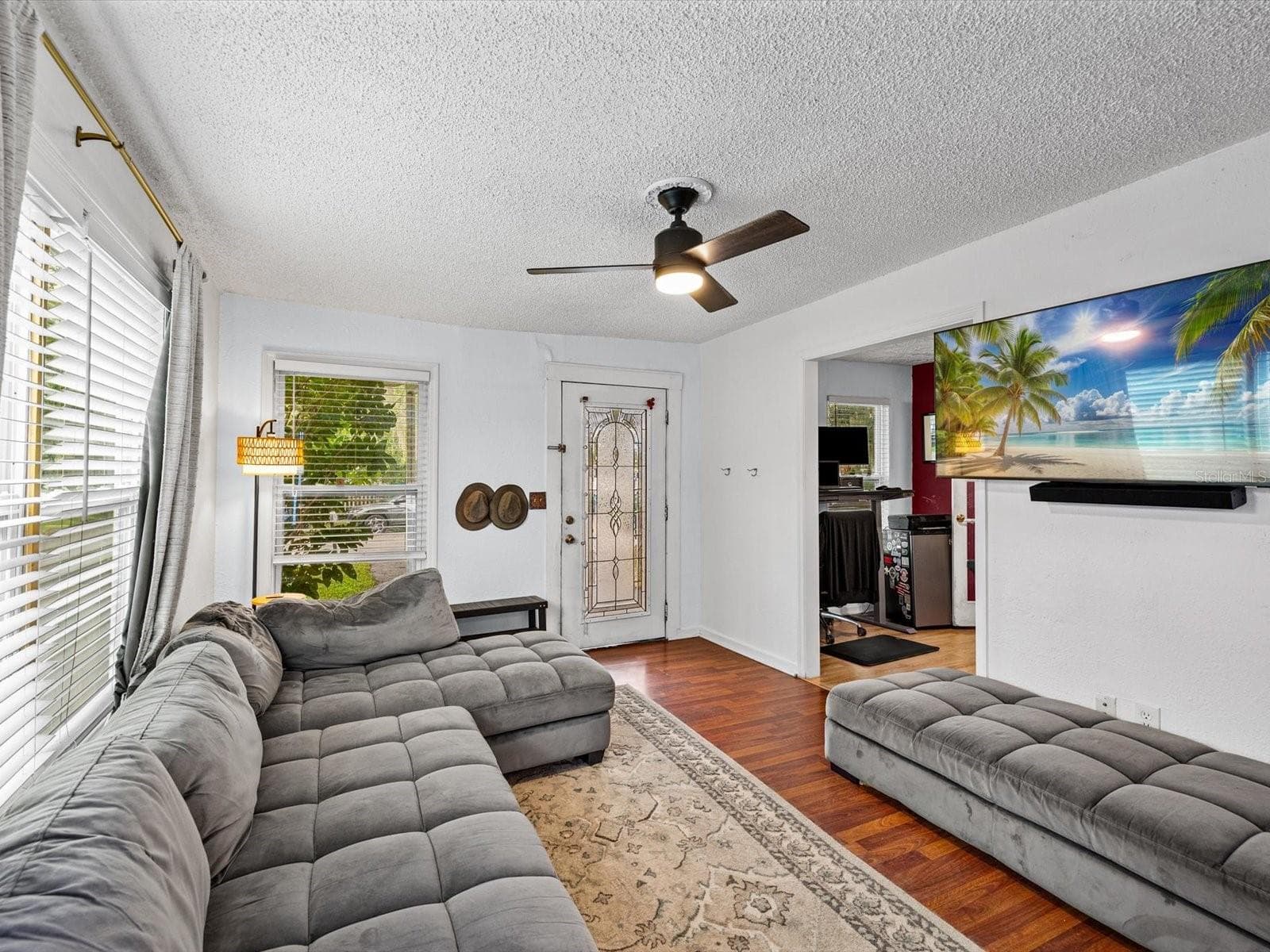 Single Family Residence at 910 E ESKIMO AVE, TAMPA, photo 4 of 55